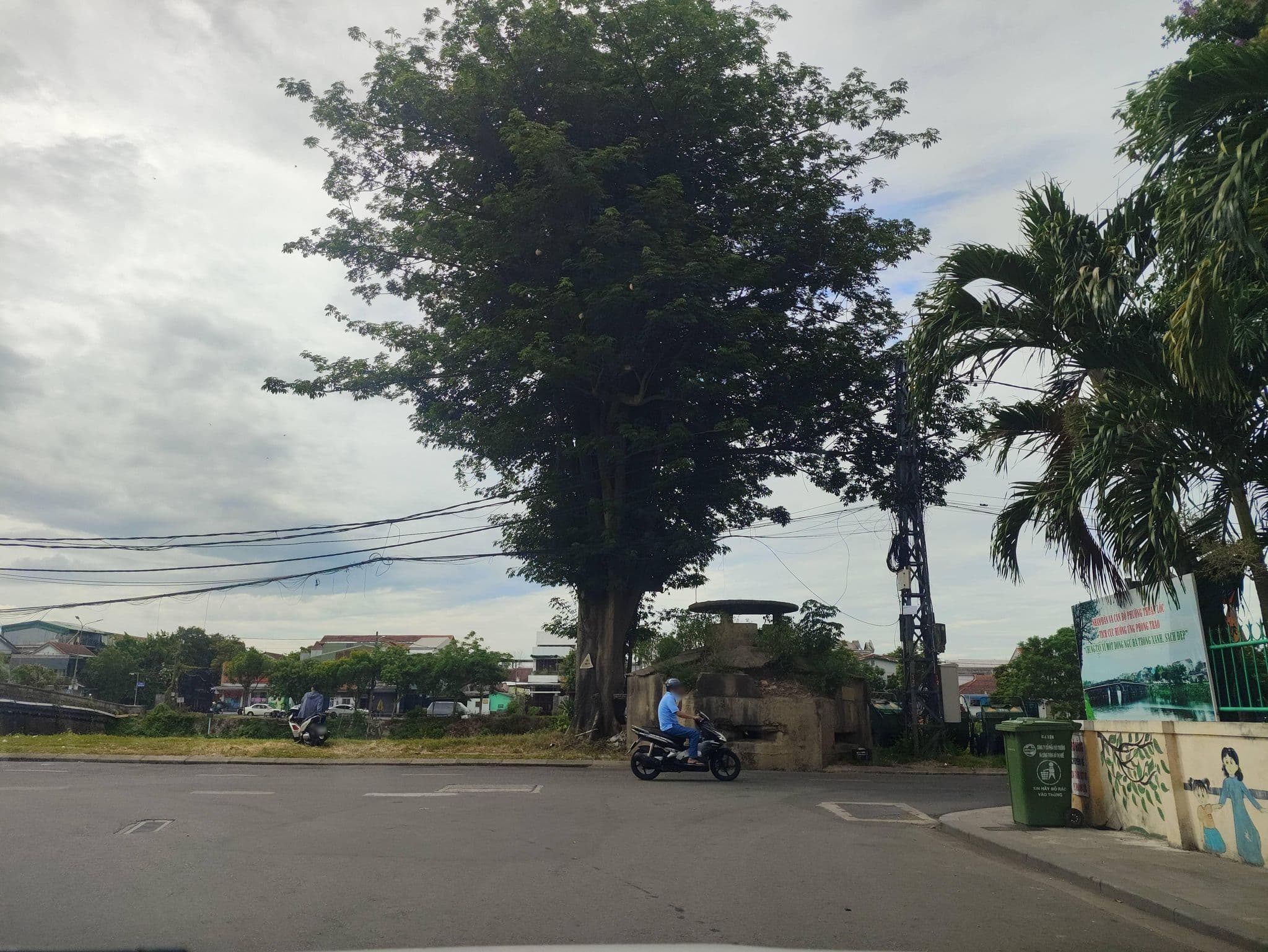 Street view near Trường Phú House-Hotel & Apartment, Huế — © hn_right_1 (CC BY-SA · Mapillary)