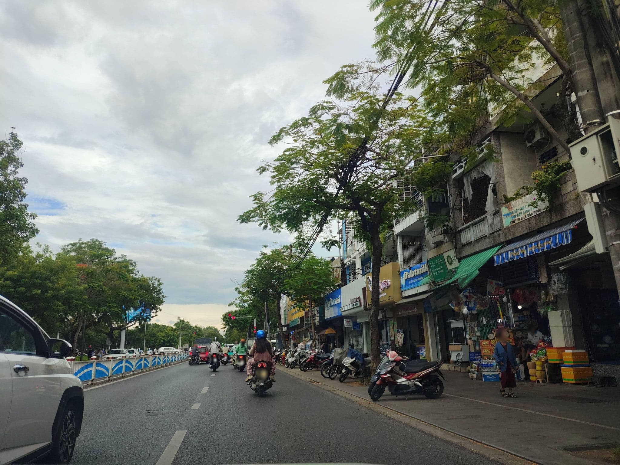 Street view near NGOC LINH HOMESTAY, Huế — © hn_right_1 (CC BY-SA · Mapillary)