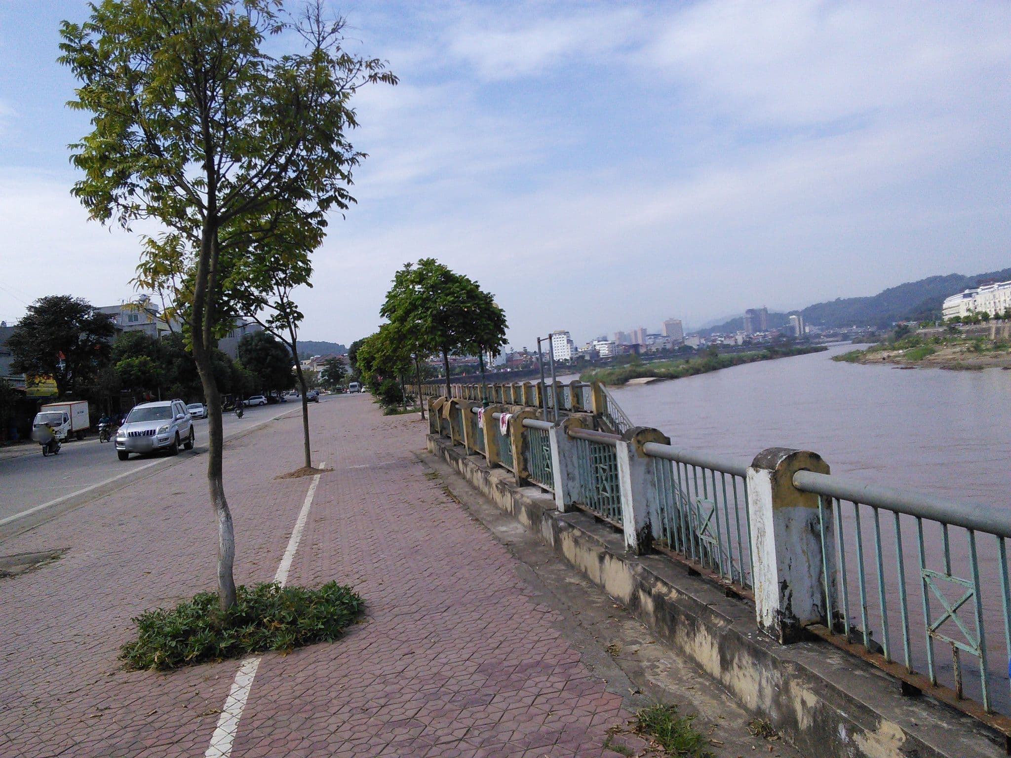 Street view near Michis hotel laocai, Lào Cai — © mcmayer (CC BY-SA · Mapillary)