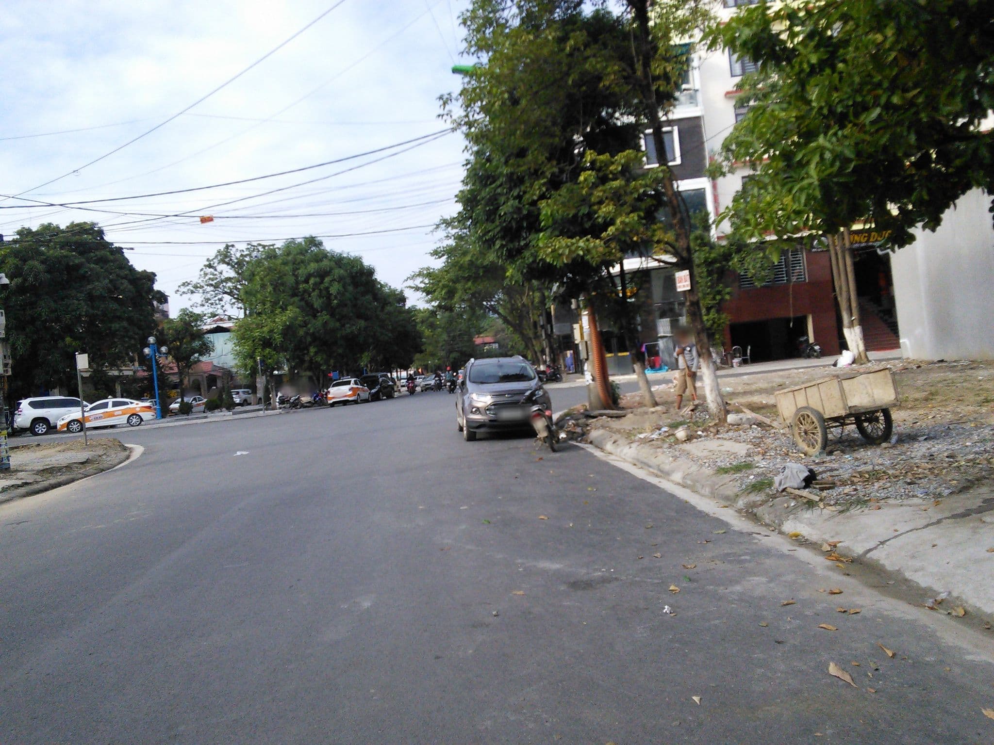 Street view near Hoàng Yến Hotel, Lào Cai — © mcmayer (CC BY-SA · Mapillary)