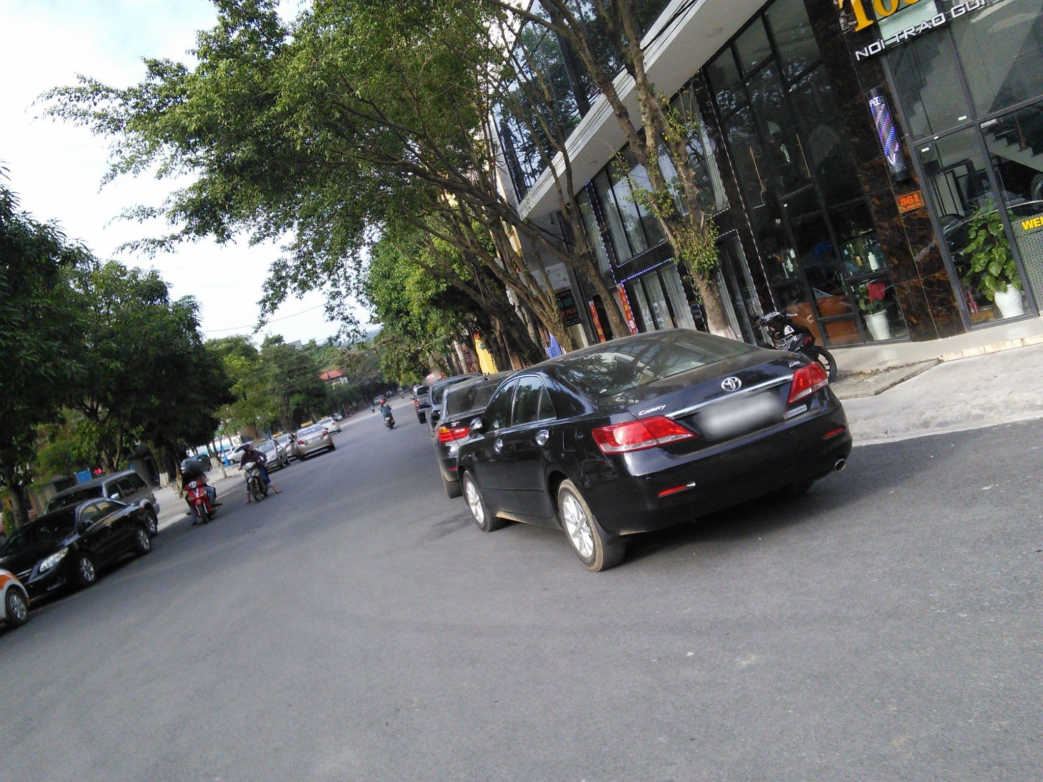 Street view near Khách sạn Hướng Dương, Lào Cai — © mcmayer (CC BY-SA · Mapillary)
