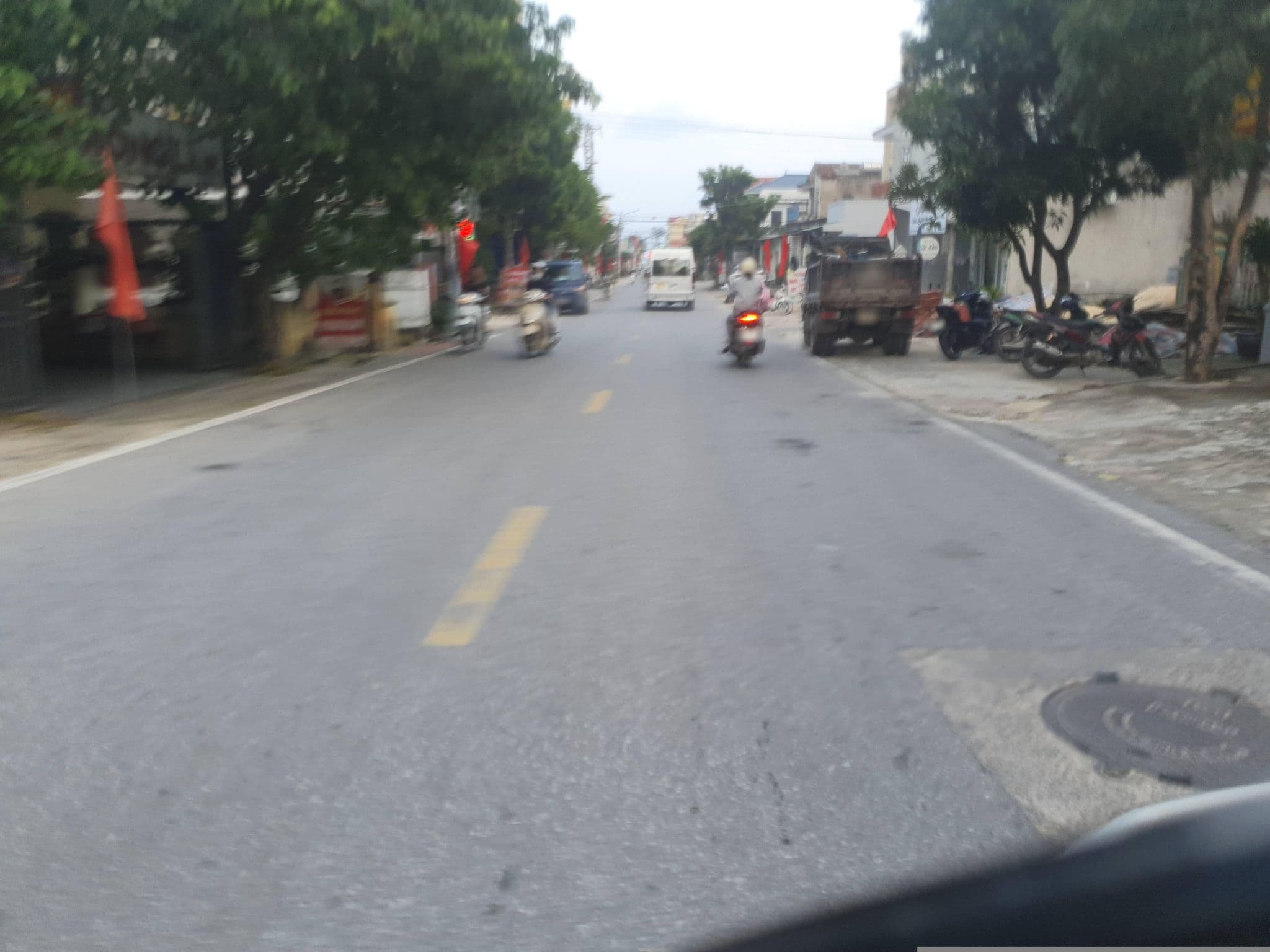 Street view near Nhật Lệ Oyster House, Đồng Hới — © russmcd (CC BY-SA · Mapillary)