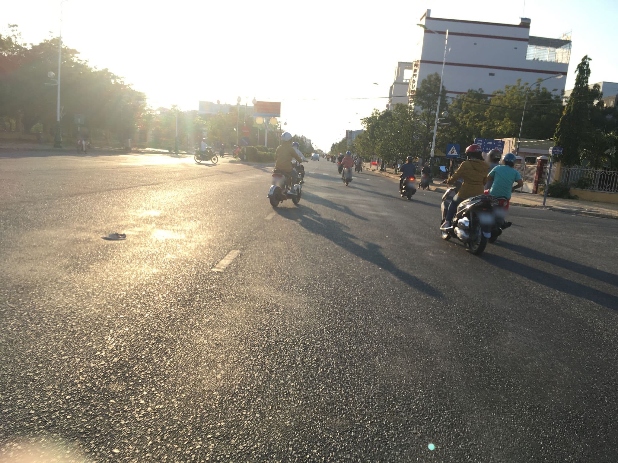 Street view near Khách sạn Minh Quang Ninh Thuận, Phan Rang-Tháp Chàm — © theboman01 (CC BY-SA · Mapillary)