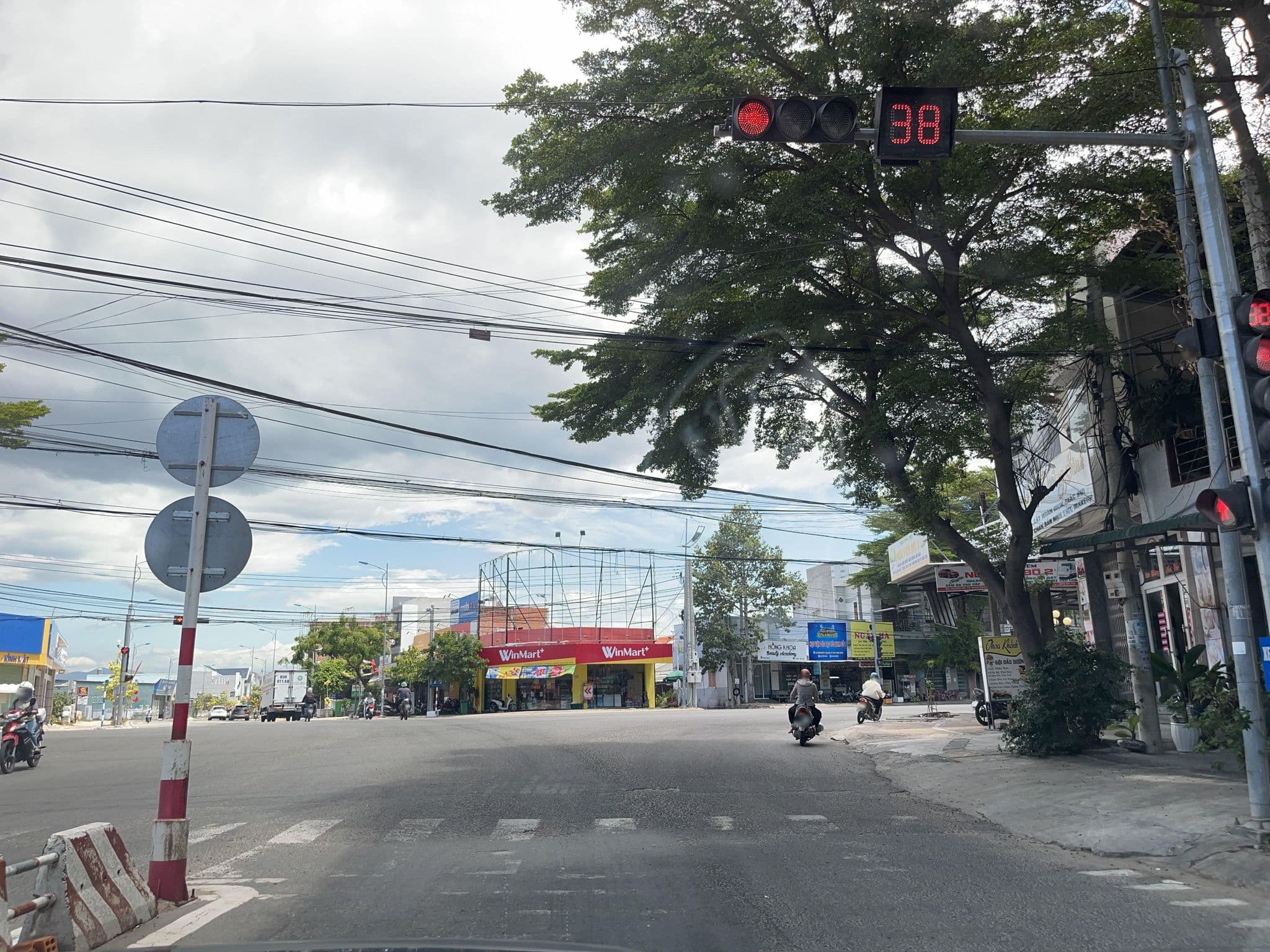 Street view near Phan Rang Ninh Thuan Homestay (Xom Thang Map), Phan Rang-Tháp Chàm — © DriveWithHoang (CC BY-SA · Mapillary)