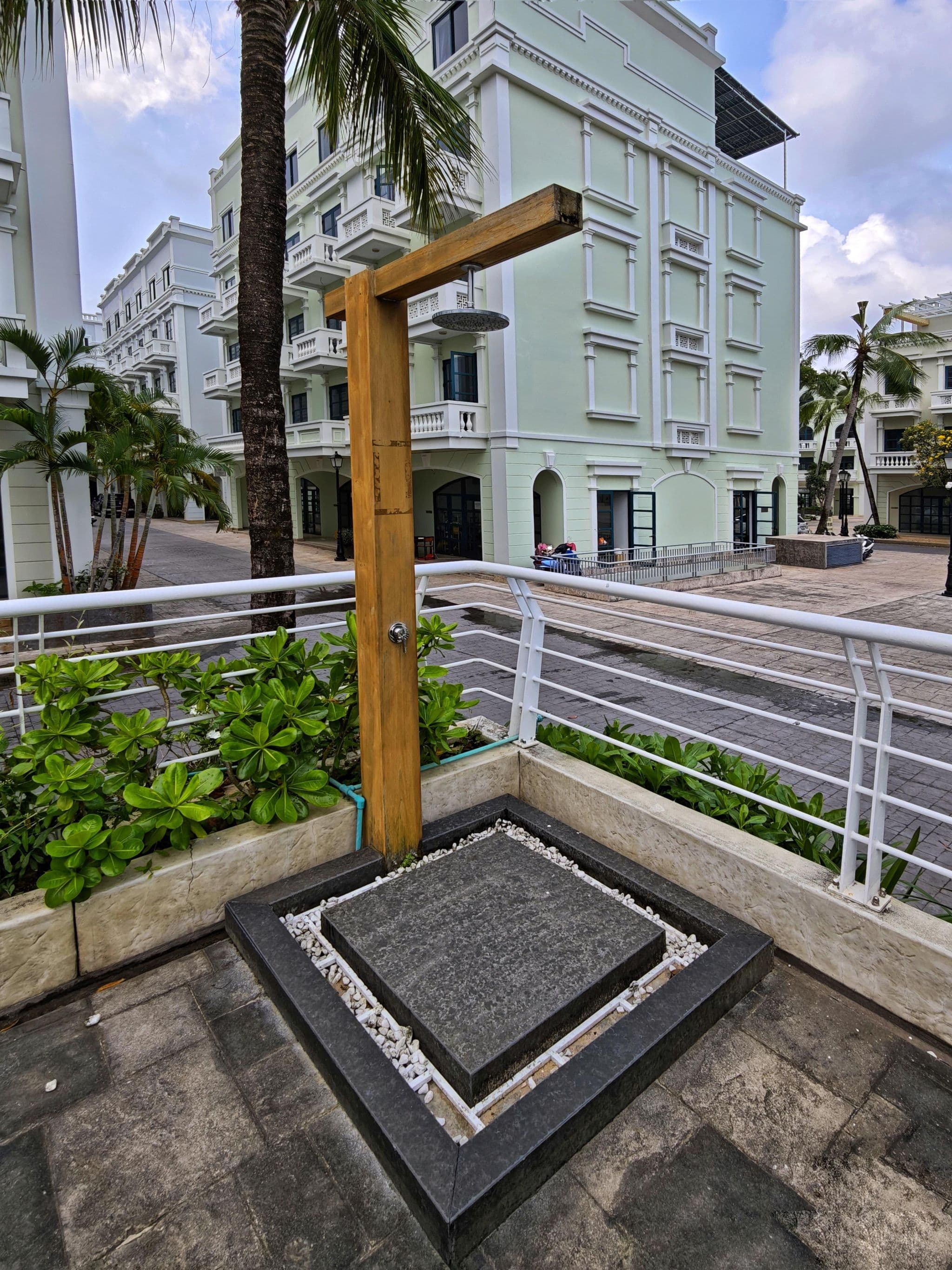 Street view near Kalia Phu Quoc Hotel 2 - King Room with Balcony, Hàm Ninh — © km2bp (CC BY-SA · Mapillary)