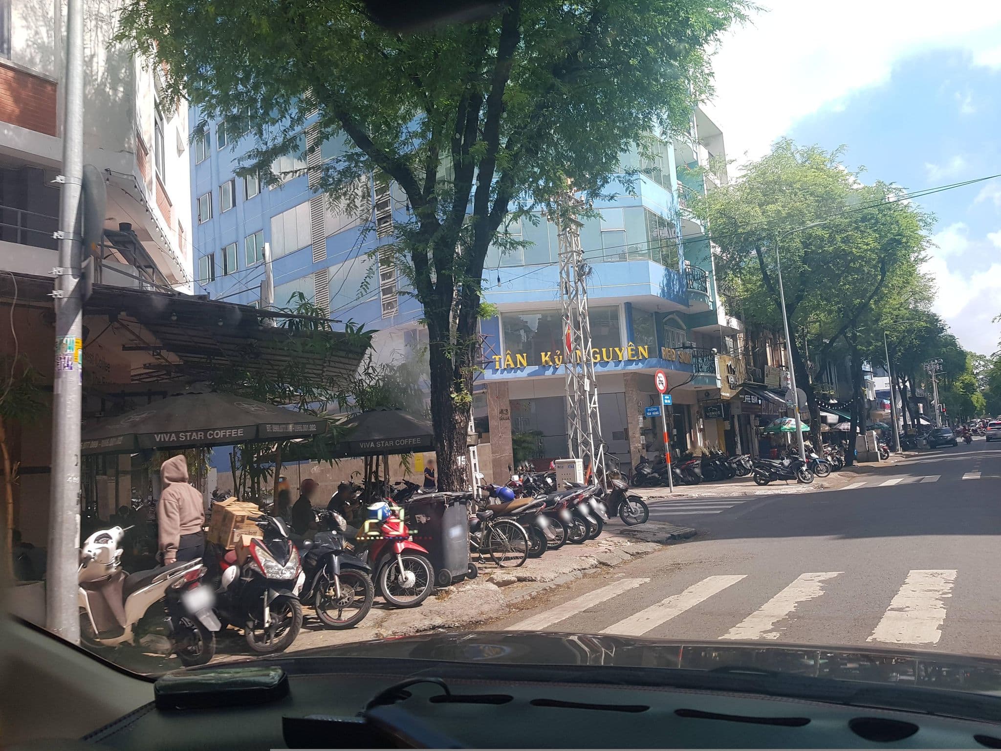 Street view near Tan Da Hotel, Quận Năm — © bemaps1 (CC BY-SA · Mapillary)