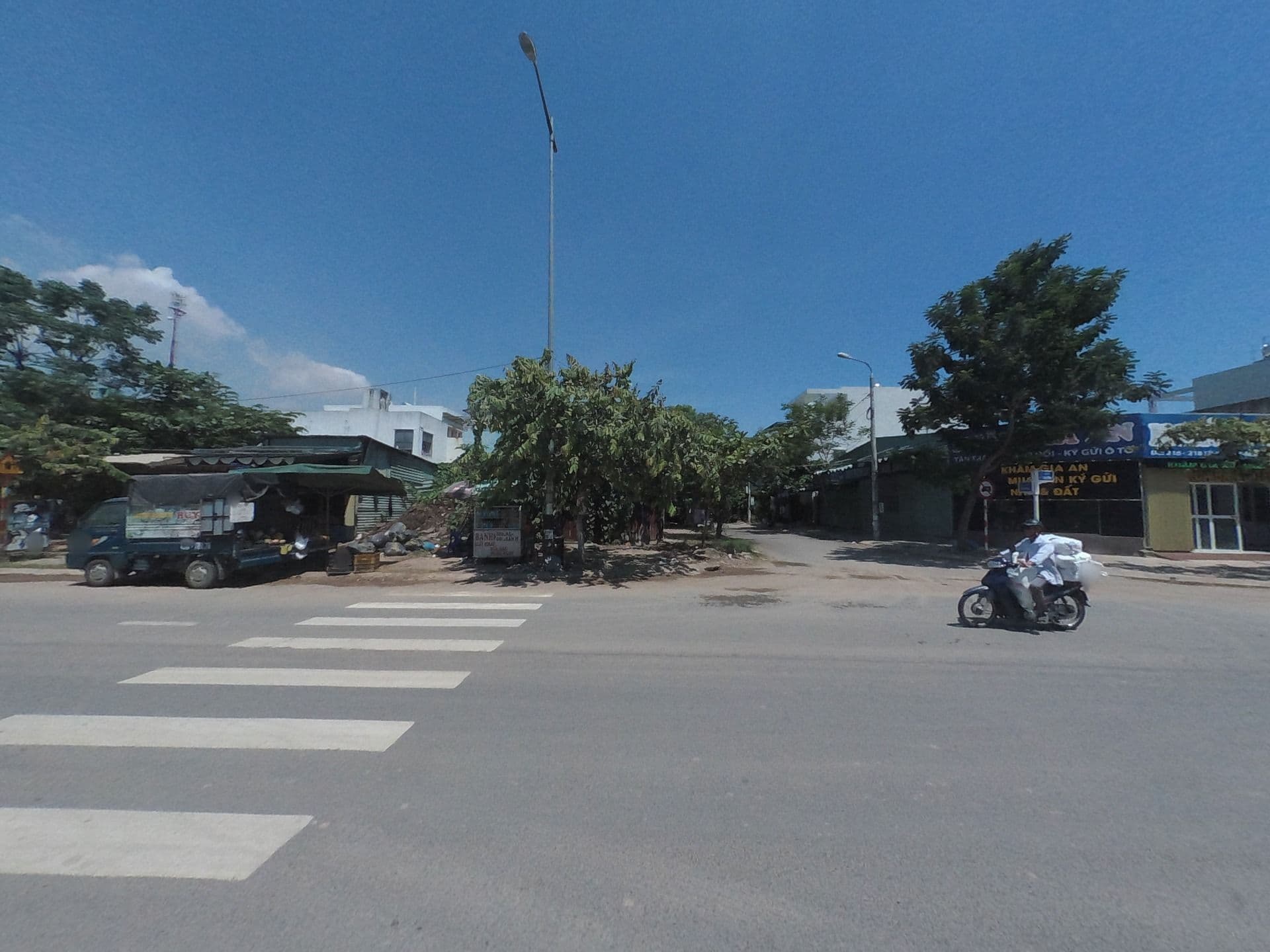 Street view near TTC Hotel – Hoi An, Thanh Khê — © rsnaru (CC BY-SA · Mapillary)