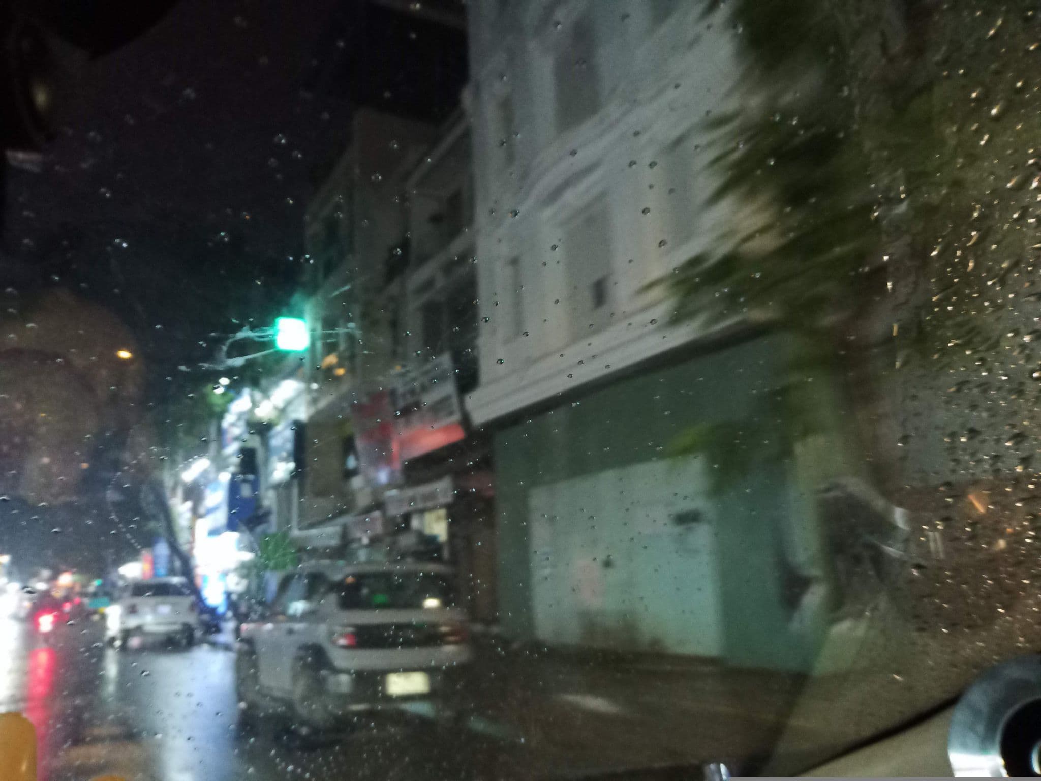 Street view near Homestay cô Châu, Quận Ba — © sg_right_1 (CC BY-SA · Mapillary)