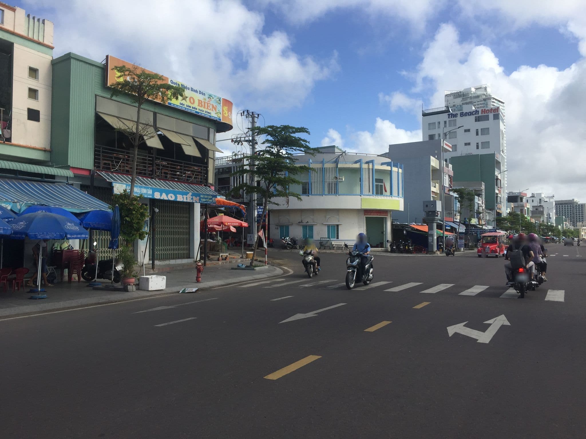 Street view near Khách sạn Gia Kiên Hotel Quy Nhơn, Qui Nhon — © huyetnga (CC BY-SA · Mapillary)