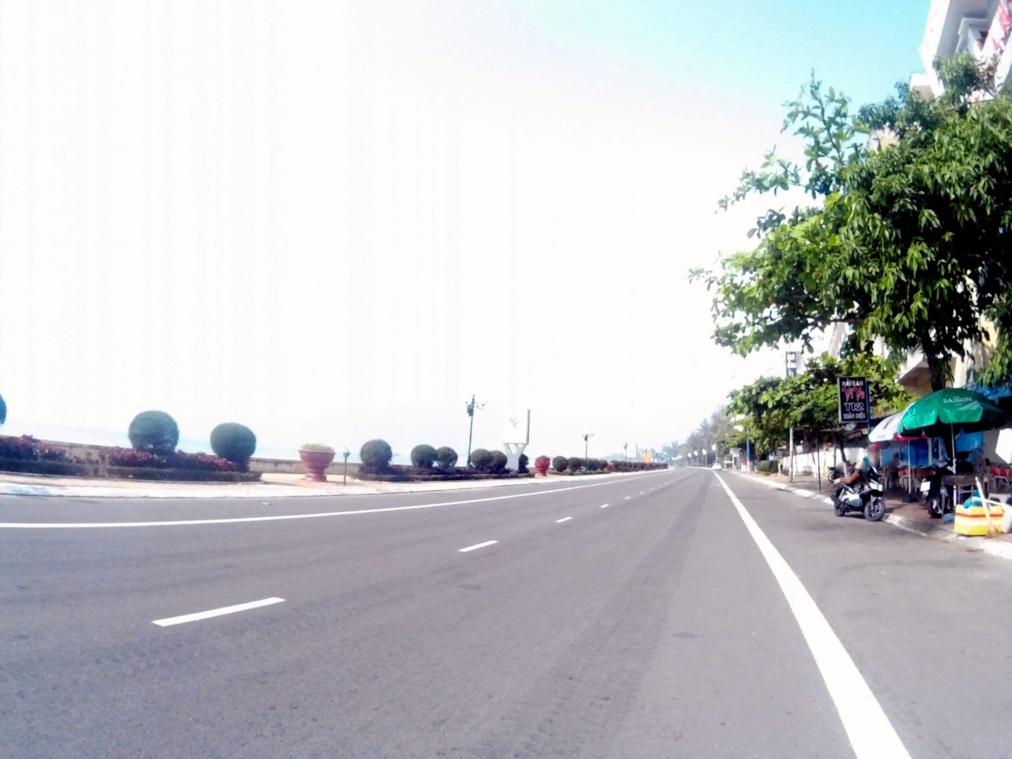 Street view near Paris Hotel, Qui Nhon — © suki52 (CC BY-SA · Mapillary)