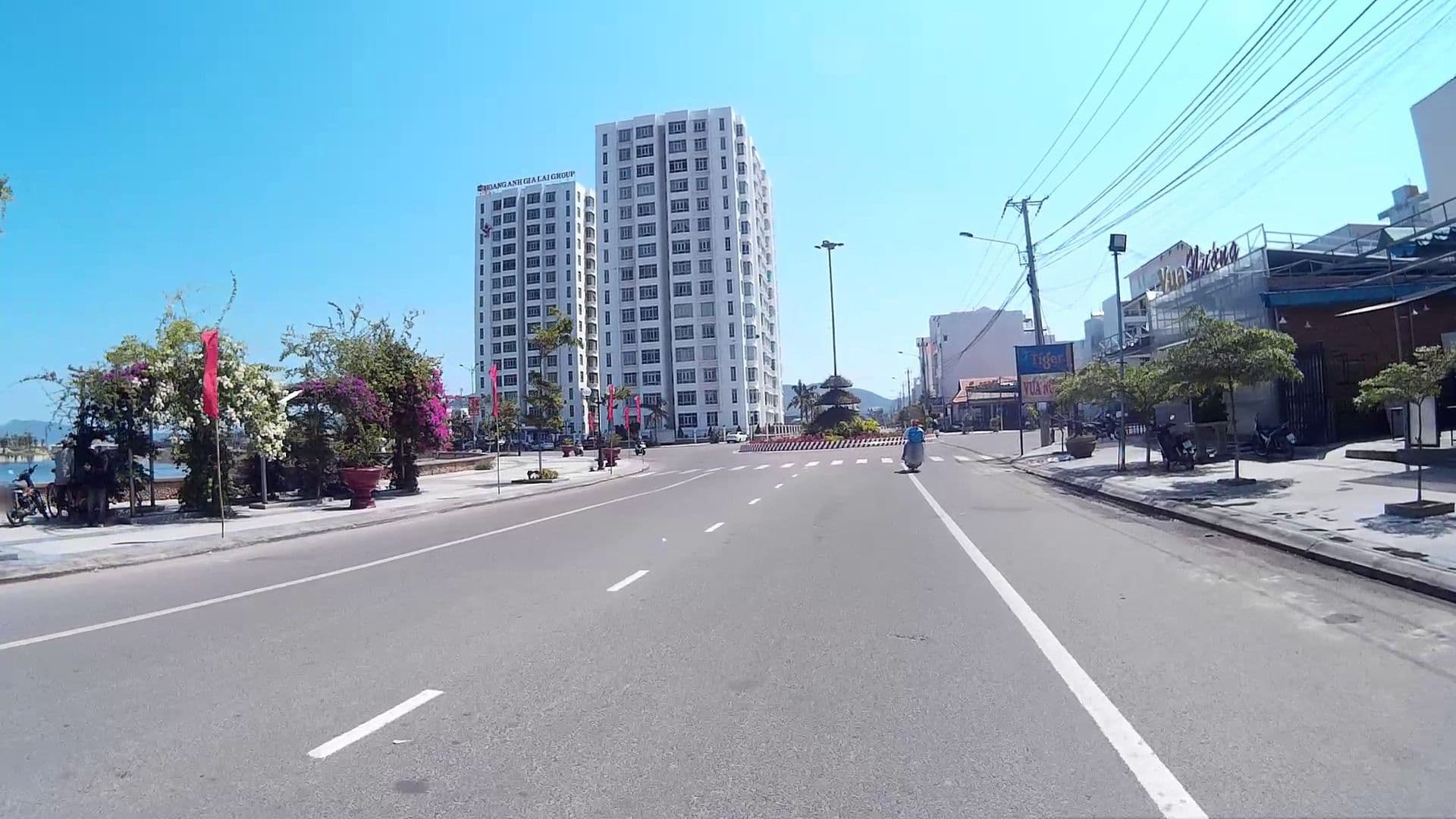 Street view near Khách Sạn Thanh Tùng, Qui Nhon — © suki52 (CC BY-SA · Mapillary)