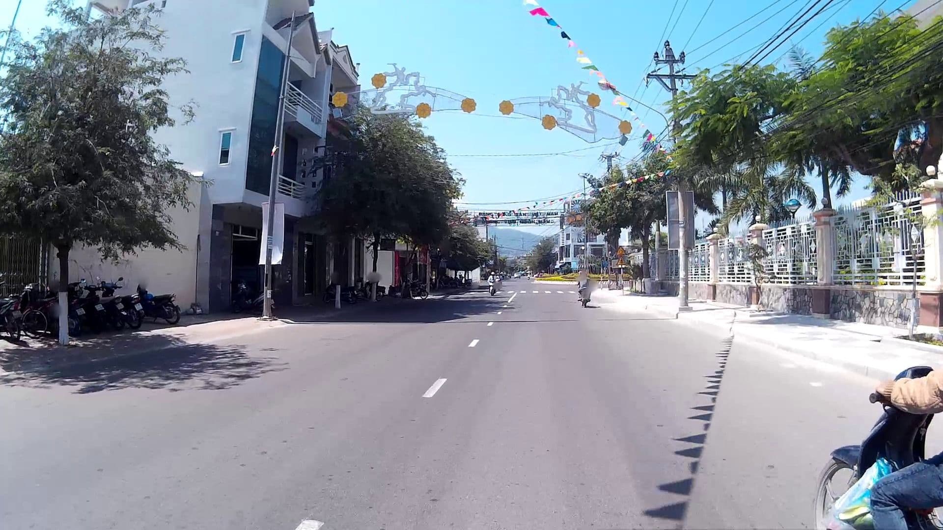 Street view near Ngọc Trung, Qui Nhon — © suki52 (CC BY-SA · Mapillary)