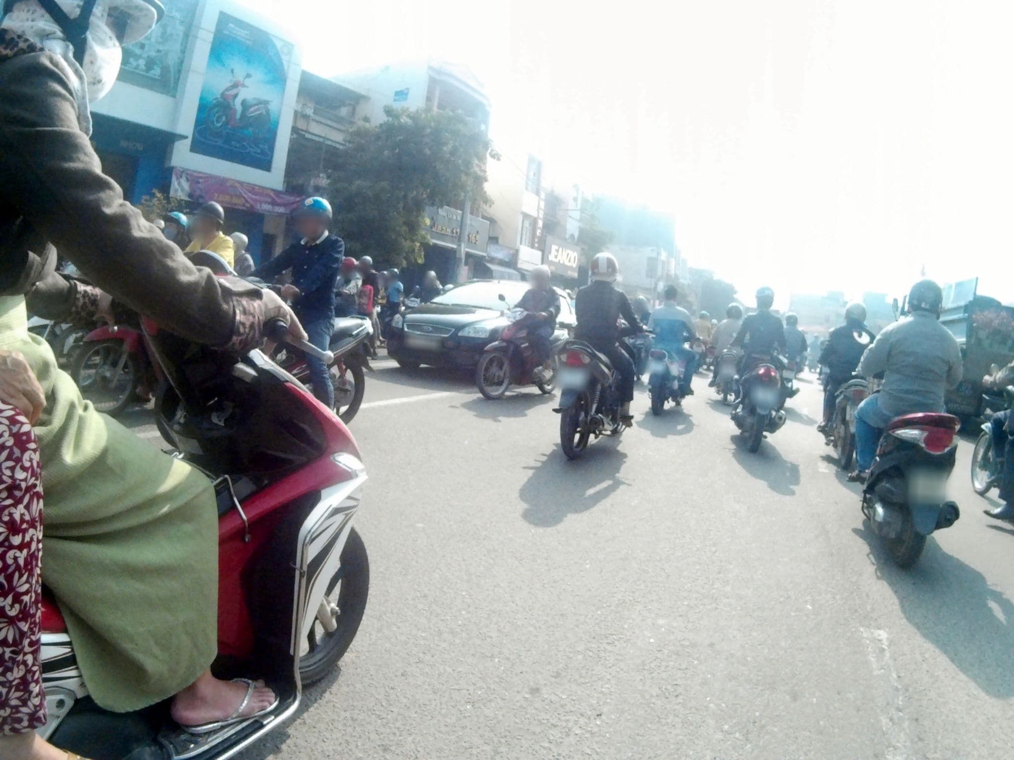 Street view near Quy Nhơn Bình Định, Qui Nhon — © suki52 (CC BY-SA · Mapillary)