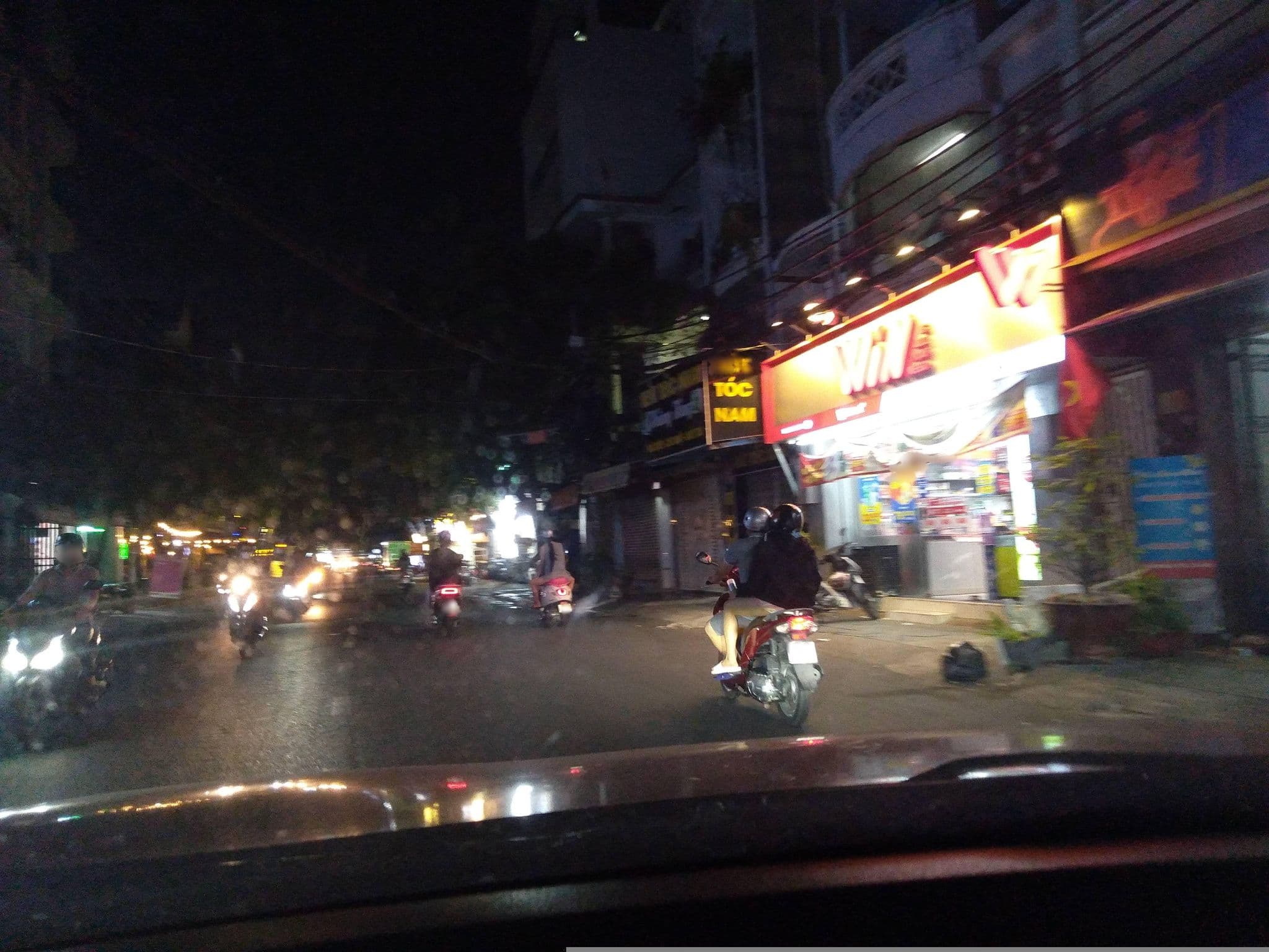 Street view near Belvilla Hoa Trang An - Near Airport, Tân Bình — © sg_front_1 (CC BY-SA · Mapillary)