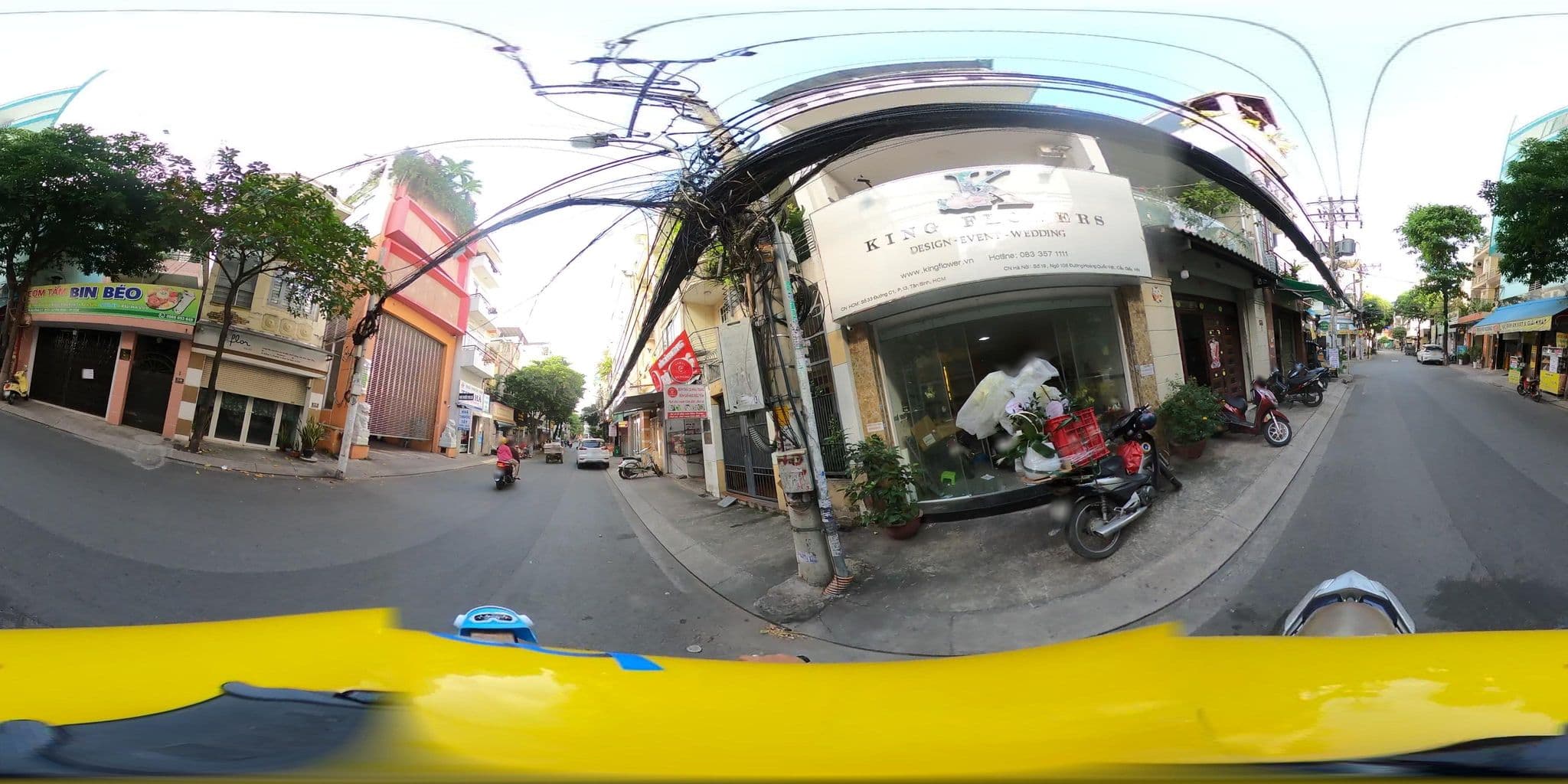Street view near Khách sạn Thùy Dương 2 : Gần Sân bay Tân Sơn Nhất ( Cách nhà ga T3 khoảng 1,2 Km) , Sân đậu xe hơi, Sạch sẽ, Yên tĩnh, Tân Bình — © bemaps3_sg (CC BY-SA · Mapillary)