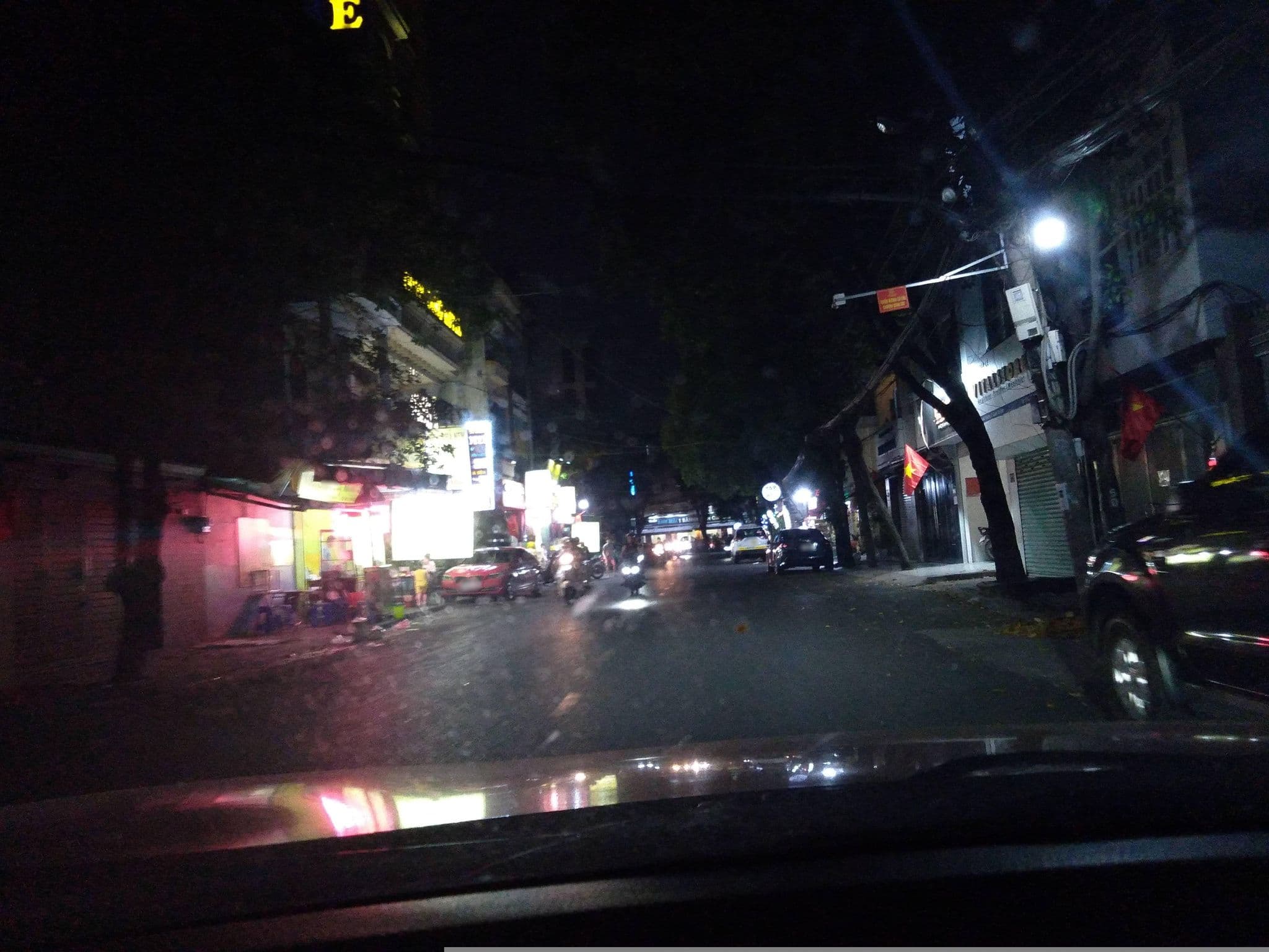 Street view near OYO 231 Thien Cung Hotel, Tân Bình — © sg_front_1 (CC BY-SA · Mapillary)