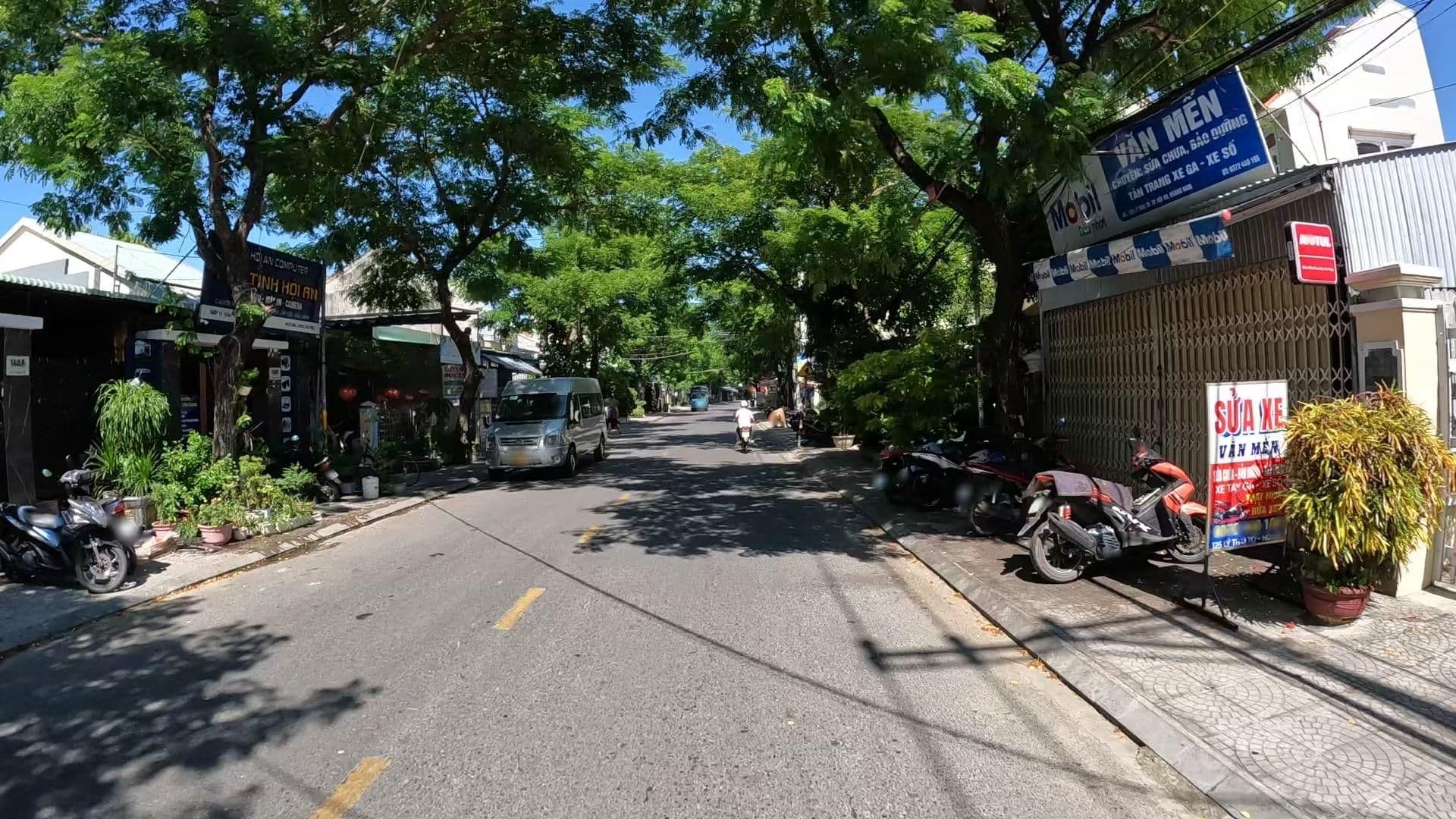 Street view near The Moon Villa Hoi An - Deluxe Double Room with Balcony, Hoi An — © lucomsky (CC BY-SA · Mapillary)