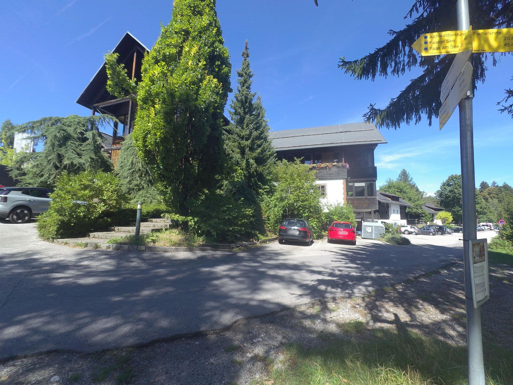 Street view near Naturel Hoteldorf SCHÖNLEITN, Faak am See — © schermy_at (CC BY-SA · Mapillary)