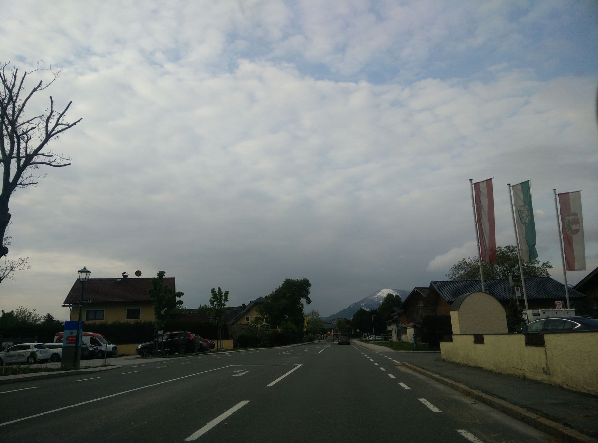 Street view near Kaiserhof Anif, Niederalm — © knjegi (CC BY-SA · Mapillary)
