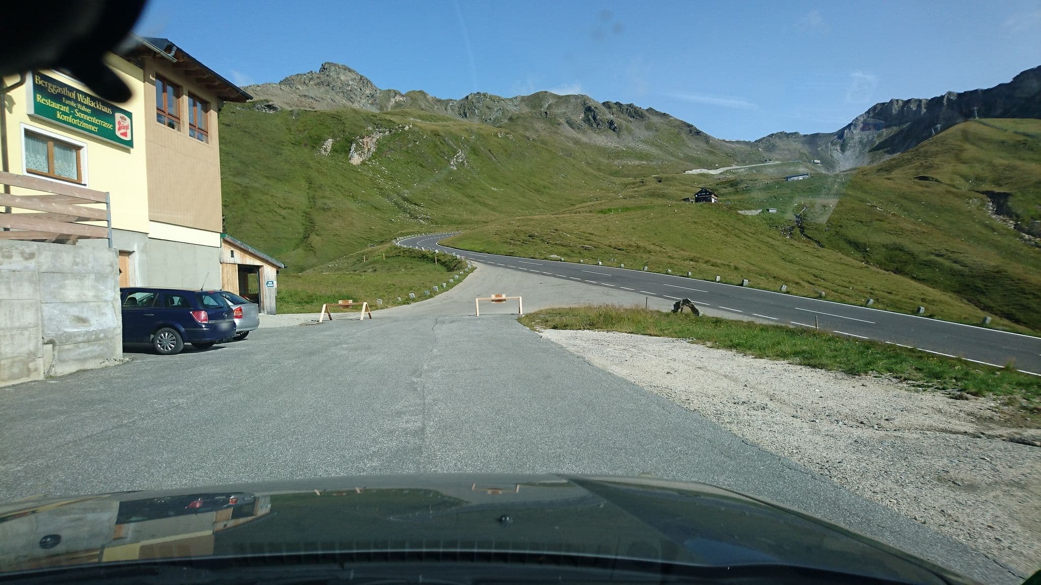 Street view near Berggasthaus Wallackhaus, Heiligenblut — © voschix (CC BY-SA · Mapillary)