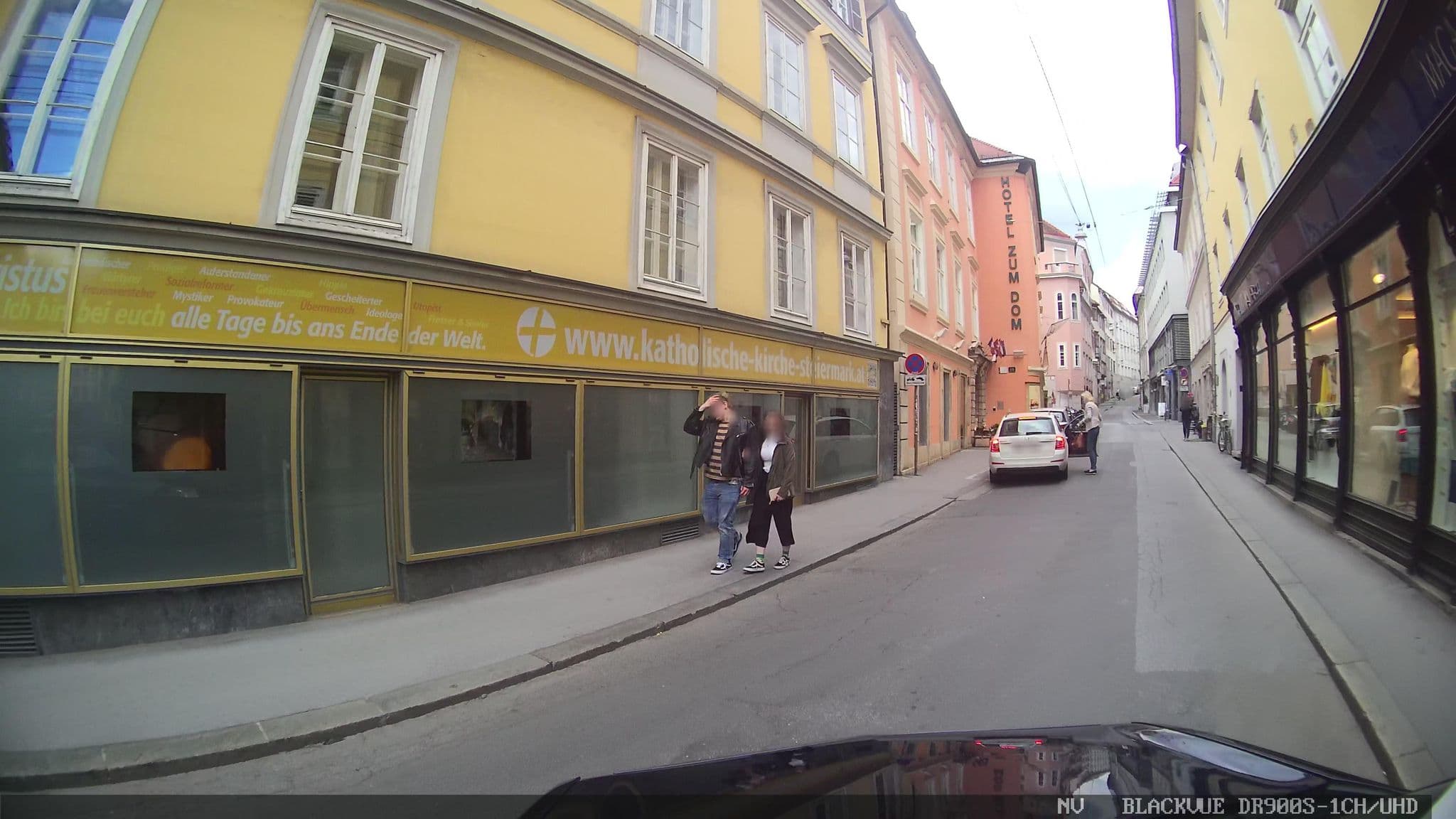 Street view near Boutique Hotel Dom - Rooms & Suites, Graz — © mapbench (CC BY-SA · Mapillary)