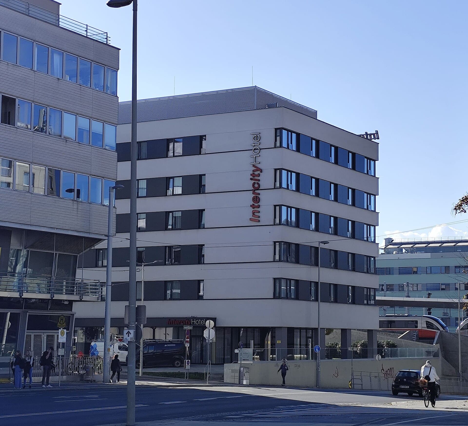 IntercityHotel Graz (via Wikimedia Commons, CC BY 4.0)