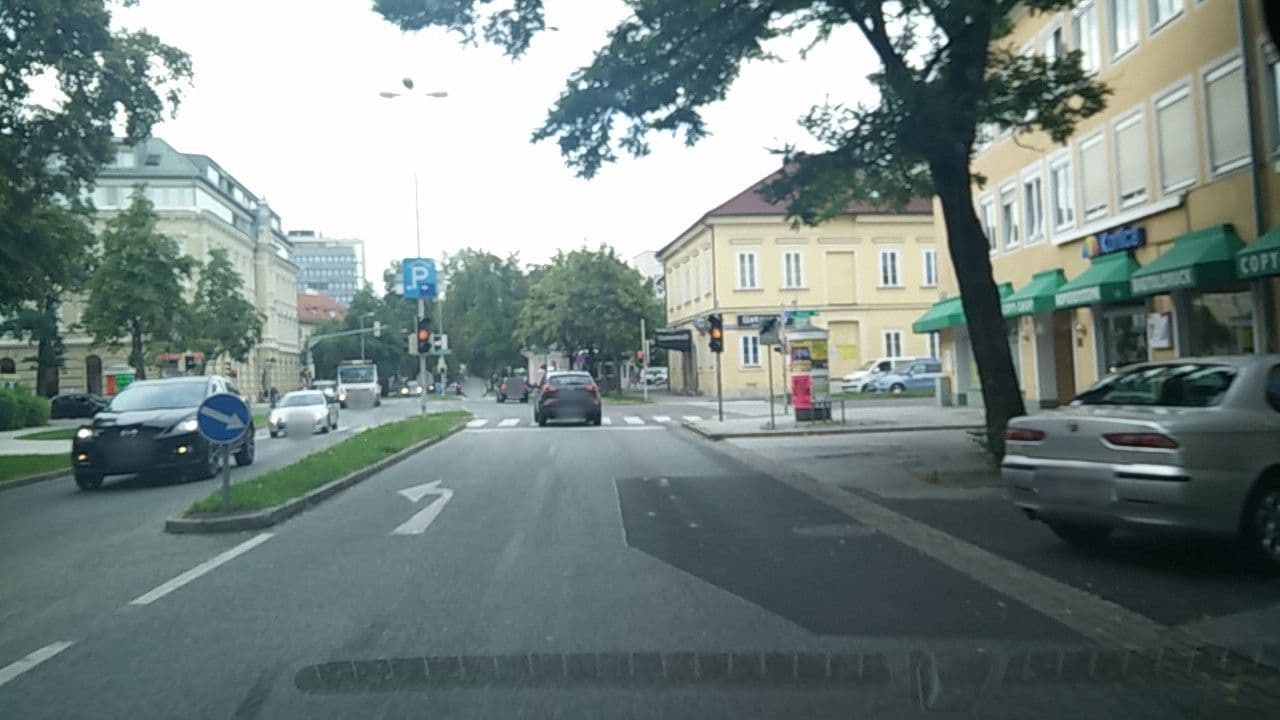 Street view near ibis Styles Klagenfurt am Woerthersee, Viktringer Vorstadt — © bellazambo (CC BY-SA · Mapillary)