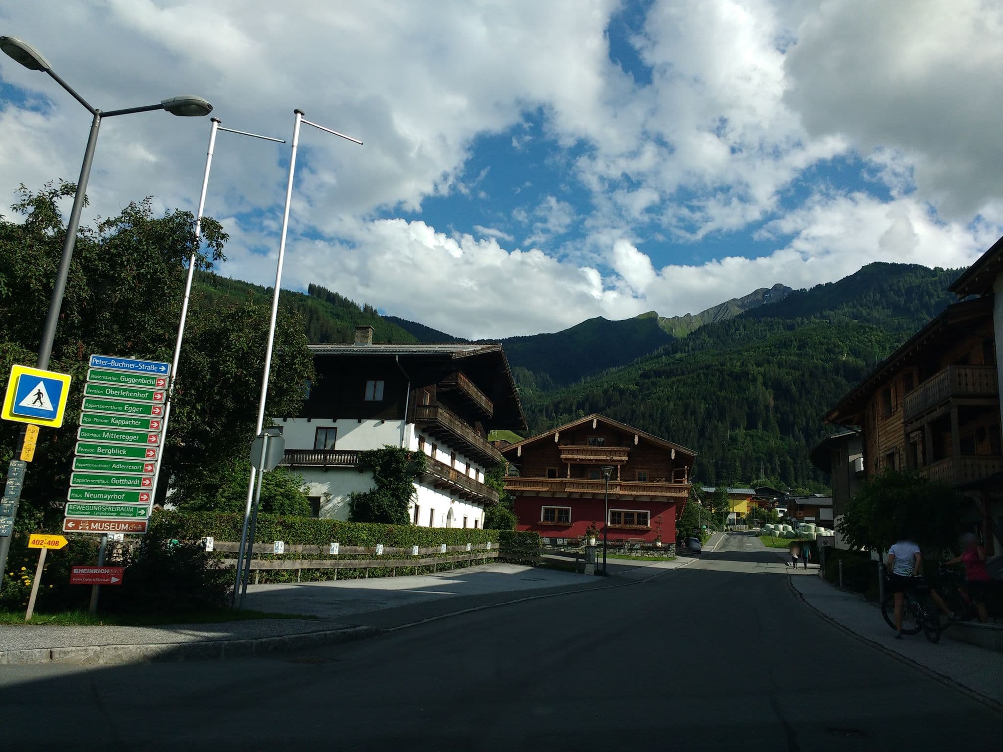 Street view near Avenida Mountain Resort Kaprun by AlpinRentals, Kaprun — © thetornado76 (CC BY-SA · Mapillary)
