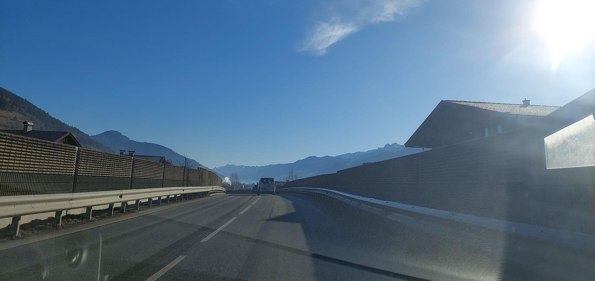 Street view near Hotel Platzhirsch, Piesendorf — © gzin (CC BY-SA · Mapillary)