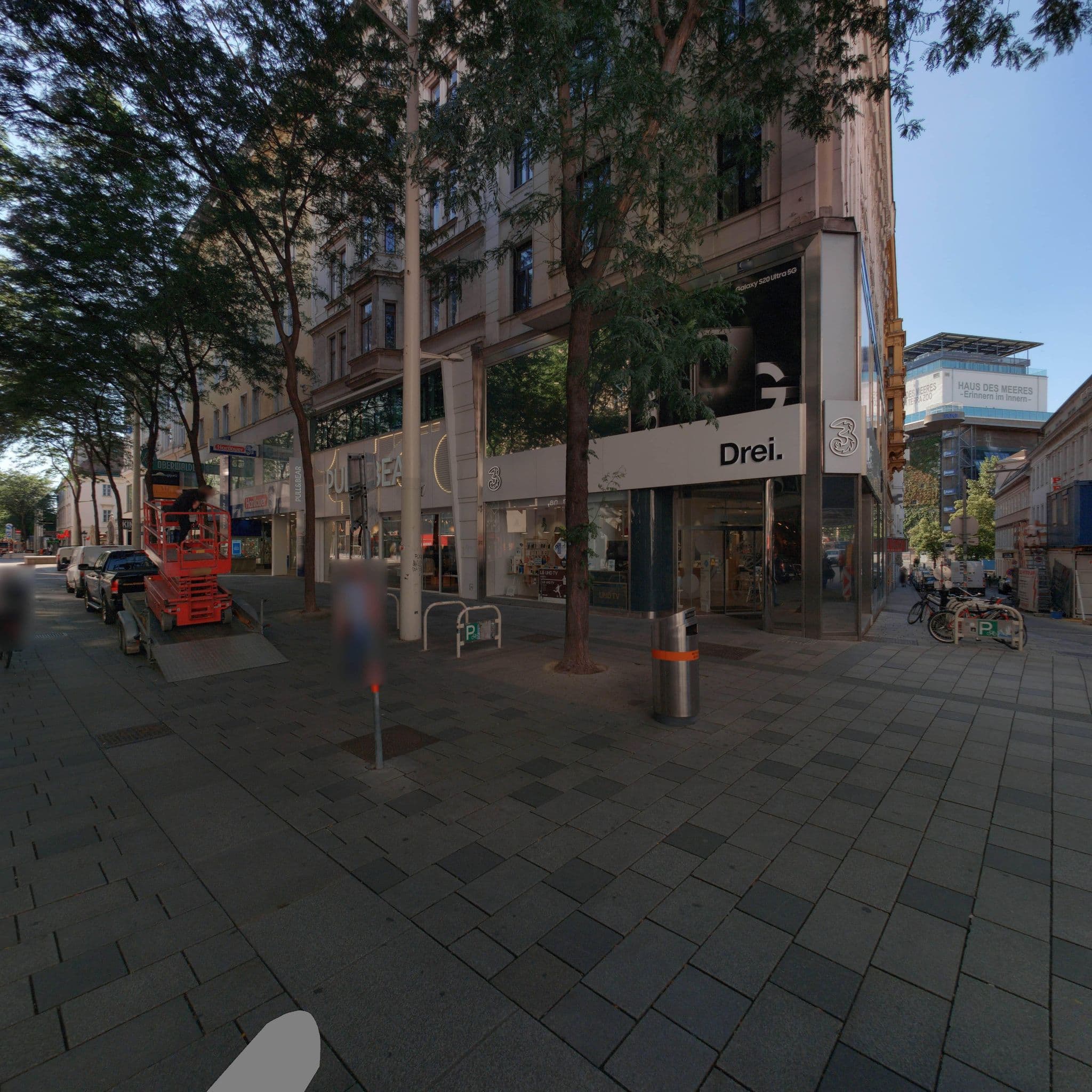 Street view near Hotel-Pension Arian, Mariahilf — © eliasgander (CC BY-SA · Mapillary)