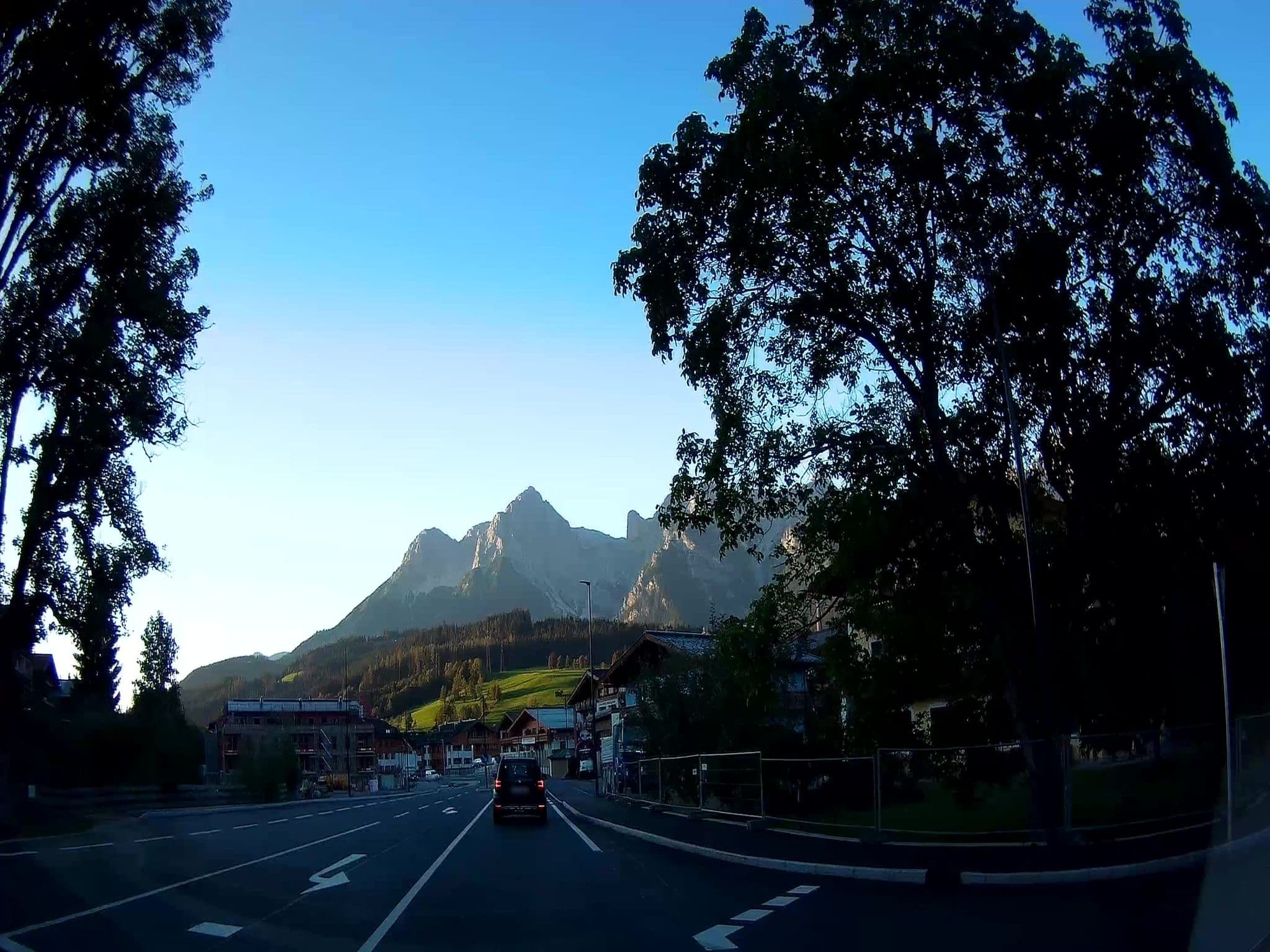 Street view near Pension Alpenrose, Maria Alm am Steinernen Meer — © fuchserl (CC BY-SA · Mapillary)