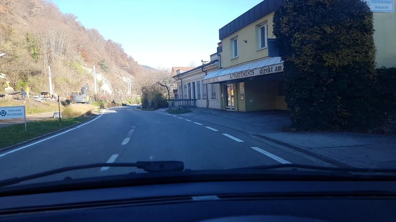 Street view near Seehaus Jamek, Pörtschach am Wörthersee — © mik007 (CC BY-SA · Mapillary)