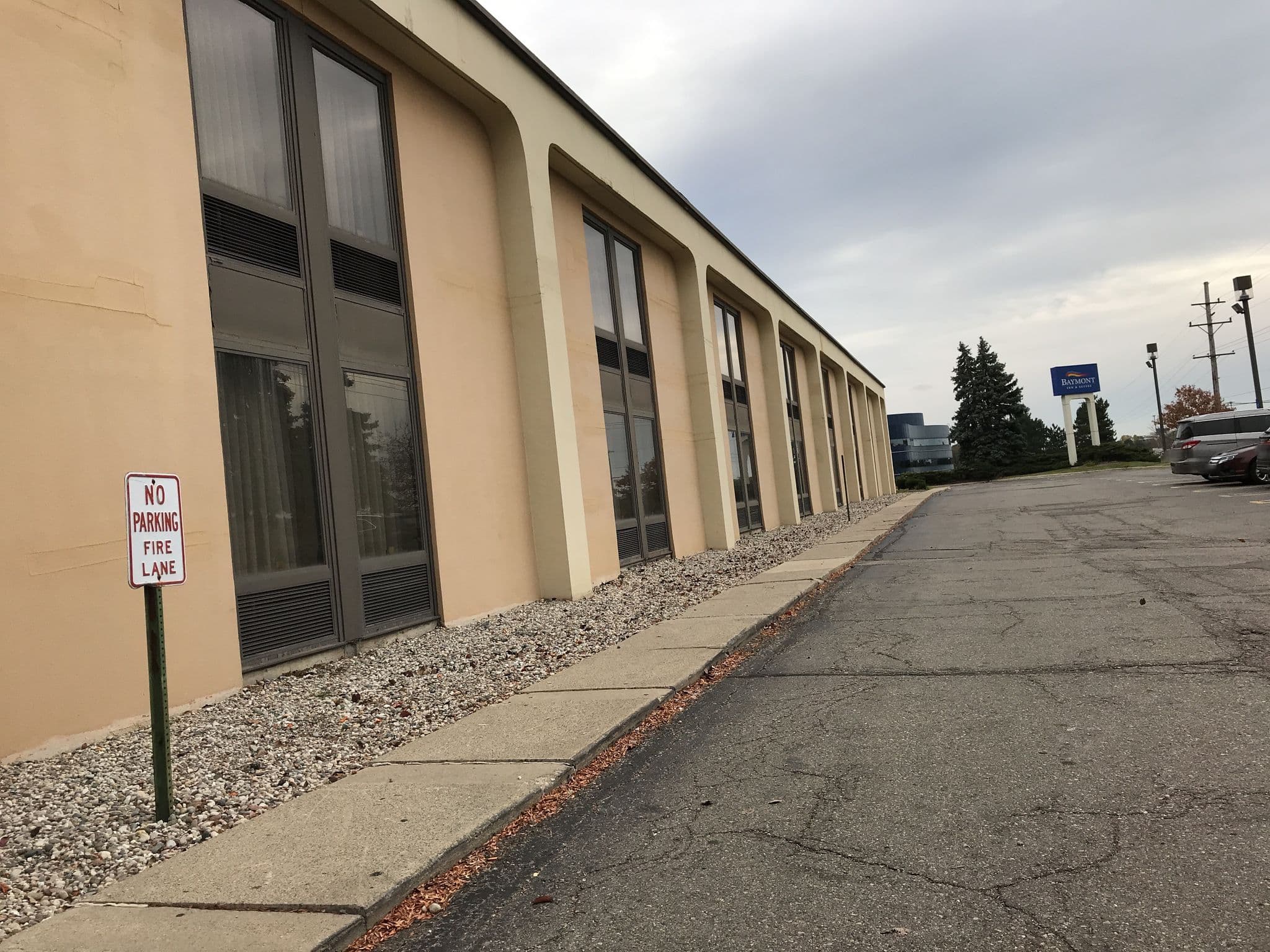 Street view near Baymont by Wyndham Southfield/Detroit, Bingham Farms — © plumgarden (CC BY-SA · Mapillary)