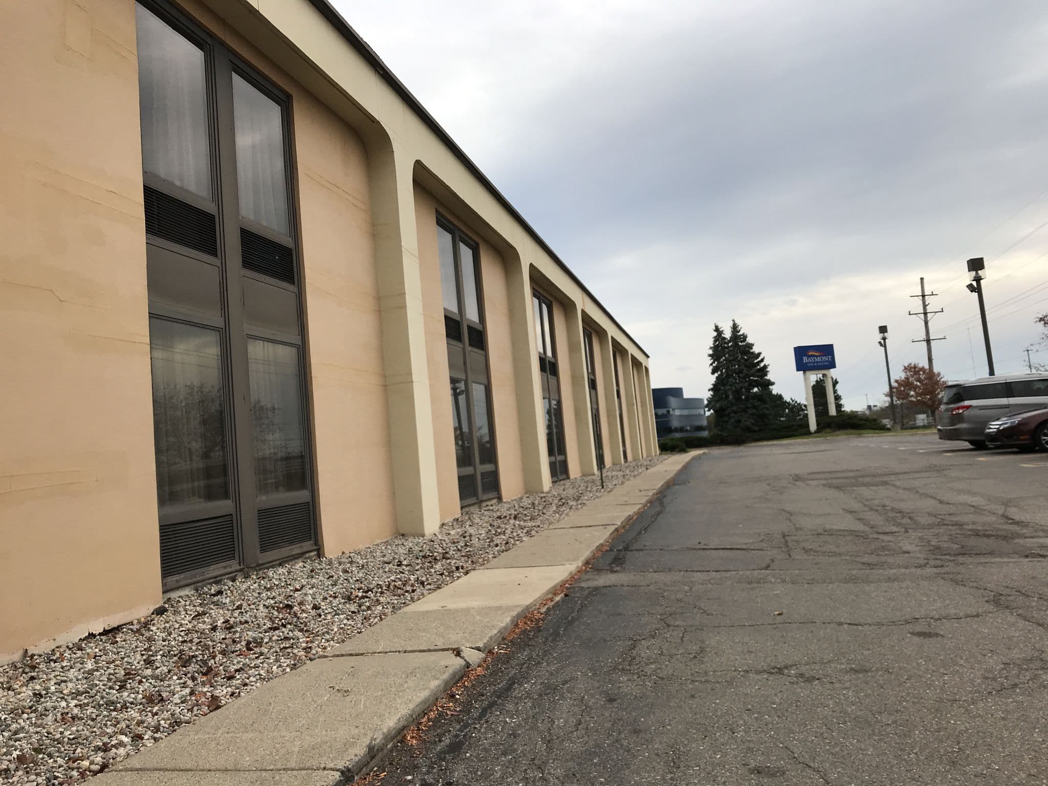 Street view near A Victory Hotel & Suites - Southfield/Detroit, Bingham Farms — © plumgarden (CC BY-SA · Mapillary)