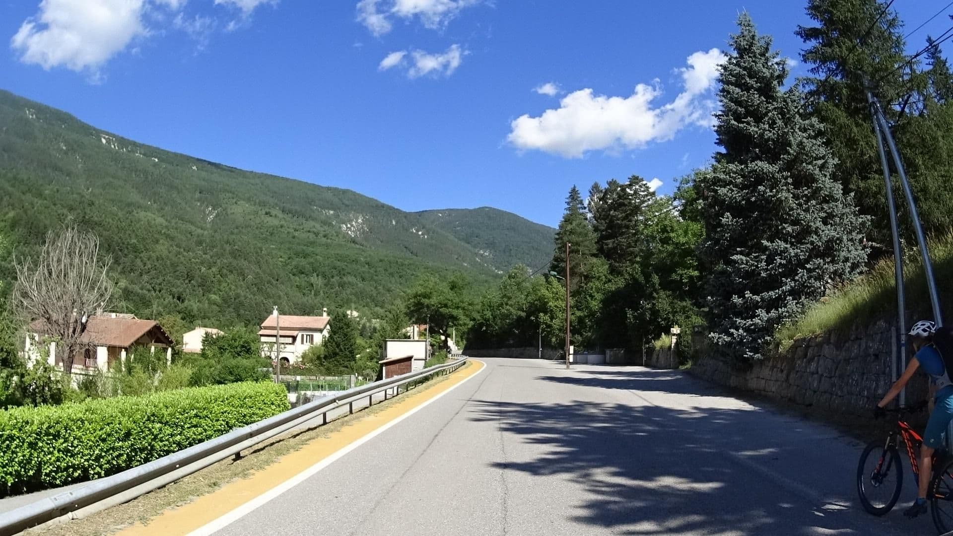 Street view near Hotel Gite Loisirs Provence, Annot — © germain83 (CC BY-SA · Mapillary)