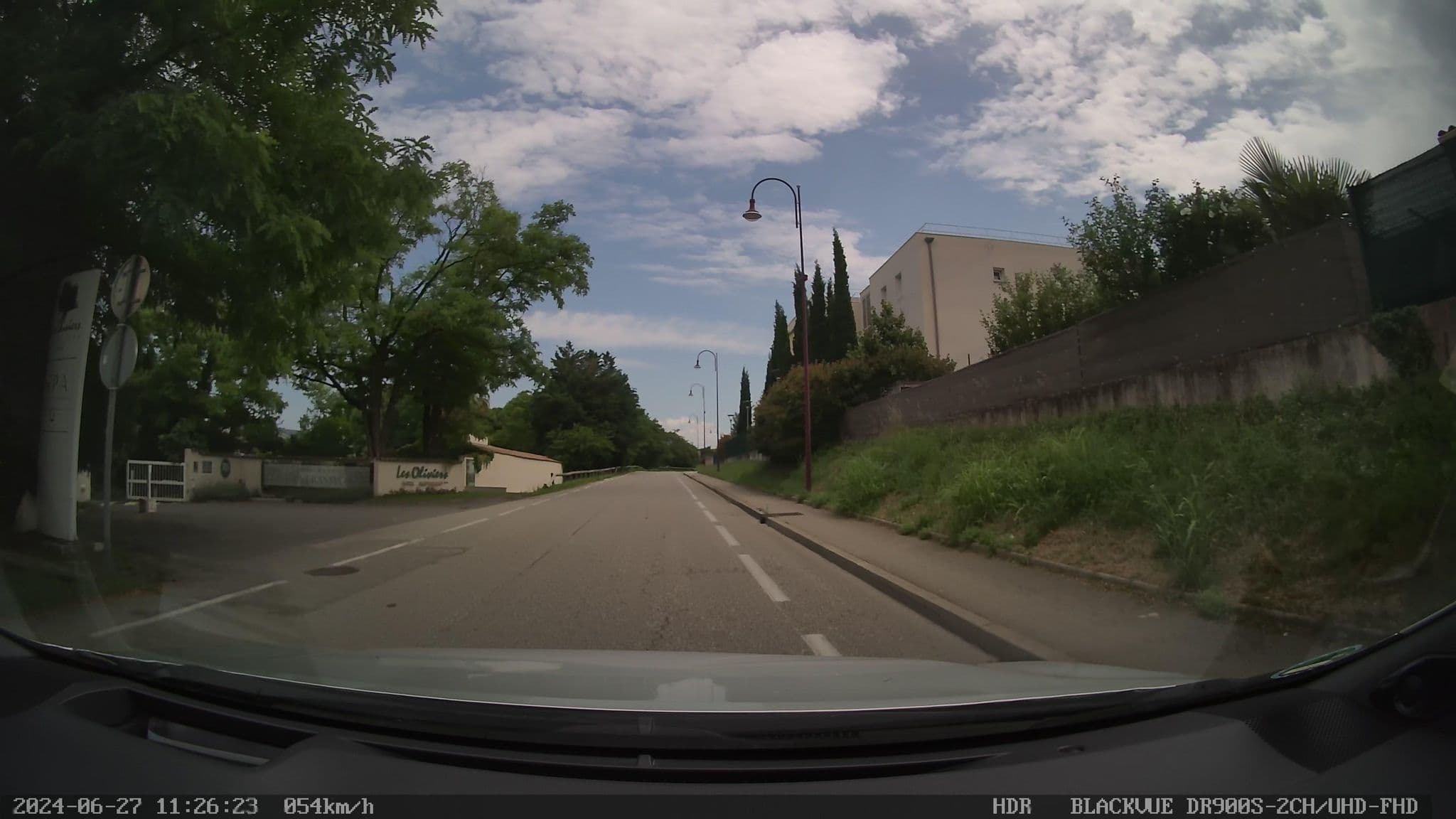 Street view near Logis Hôtel Restaurant SPA Les Oliviers, Loriol-sur-Drôme — © madel (CC BY-SA · Mapillary)