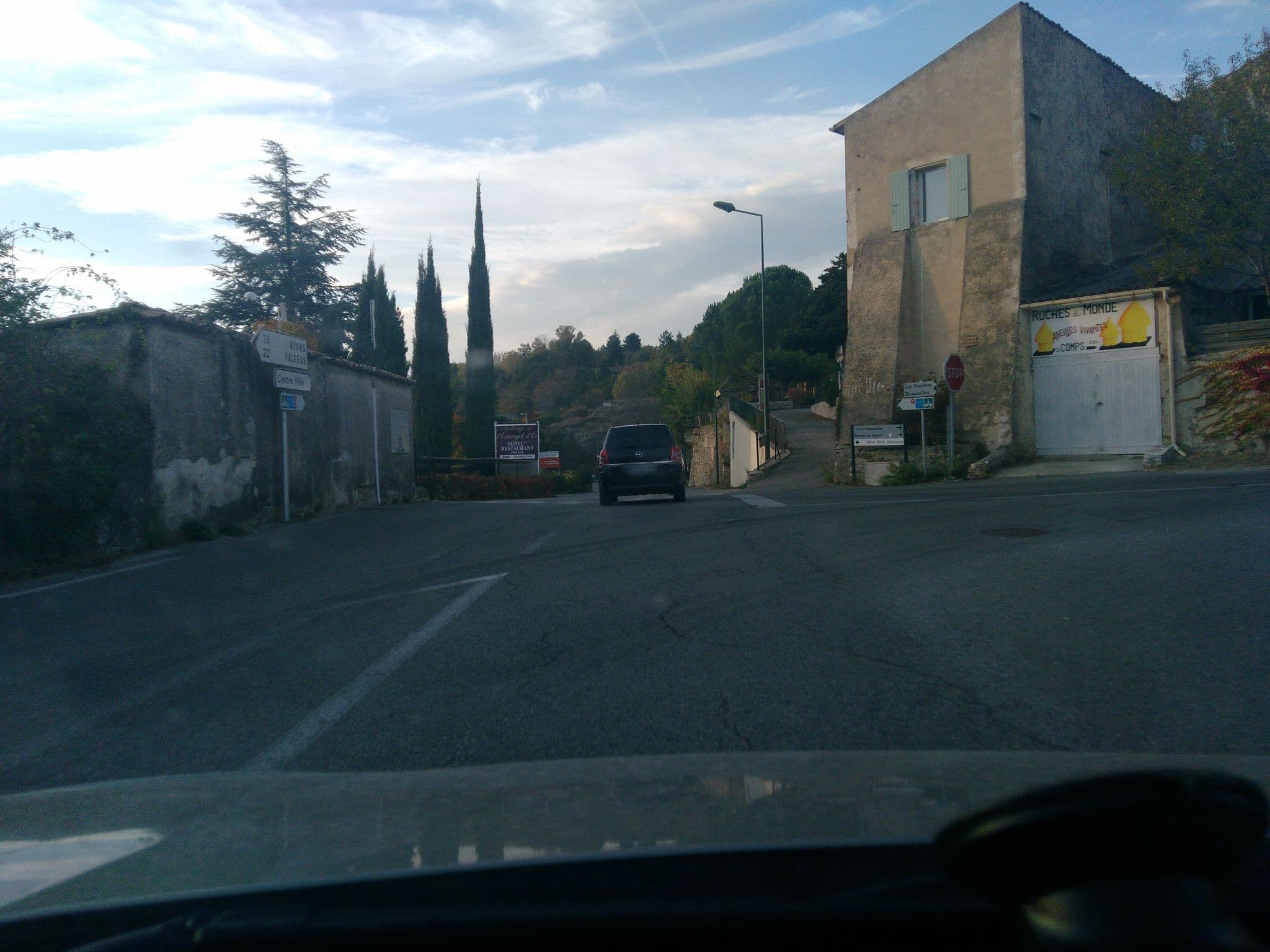 Street view near AUBERGE DE L'ESCARGOT D'OR, Dieulefit — © hedaide (CC BY-SA · Mapillary)