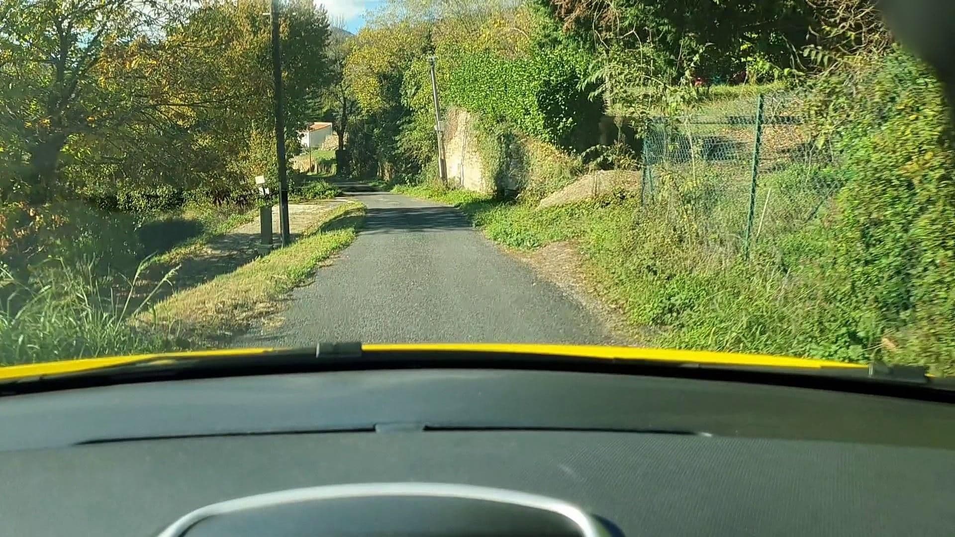 Street view near La Guinguette Cevenole, Avèze — © si3p0 (CC BY-SA · Mapillary)