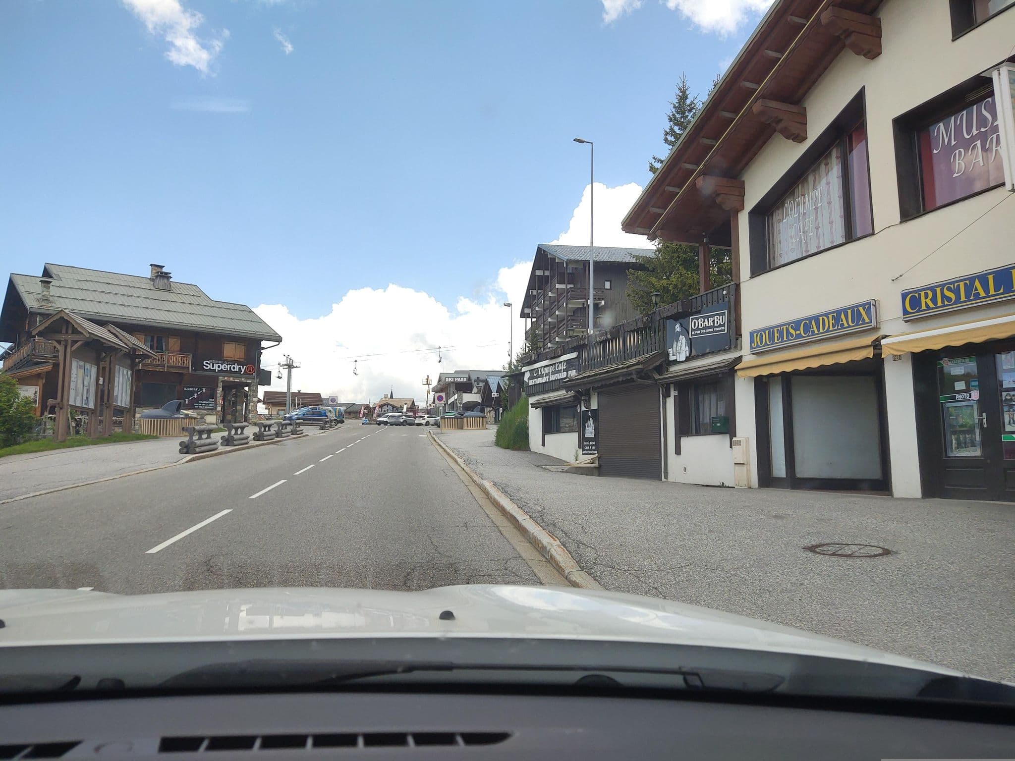 Street view near Hôtel Résidence Chalet Cosy - Les Saisies, Beaufort — © MatthieuF4FNE (CC BY-SA · Mapillary)