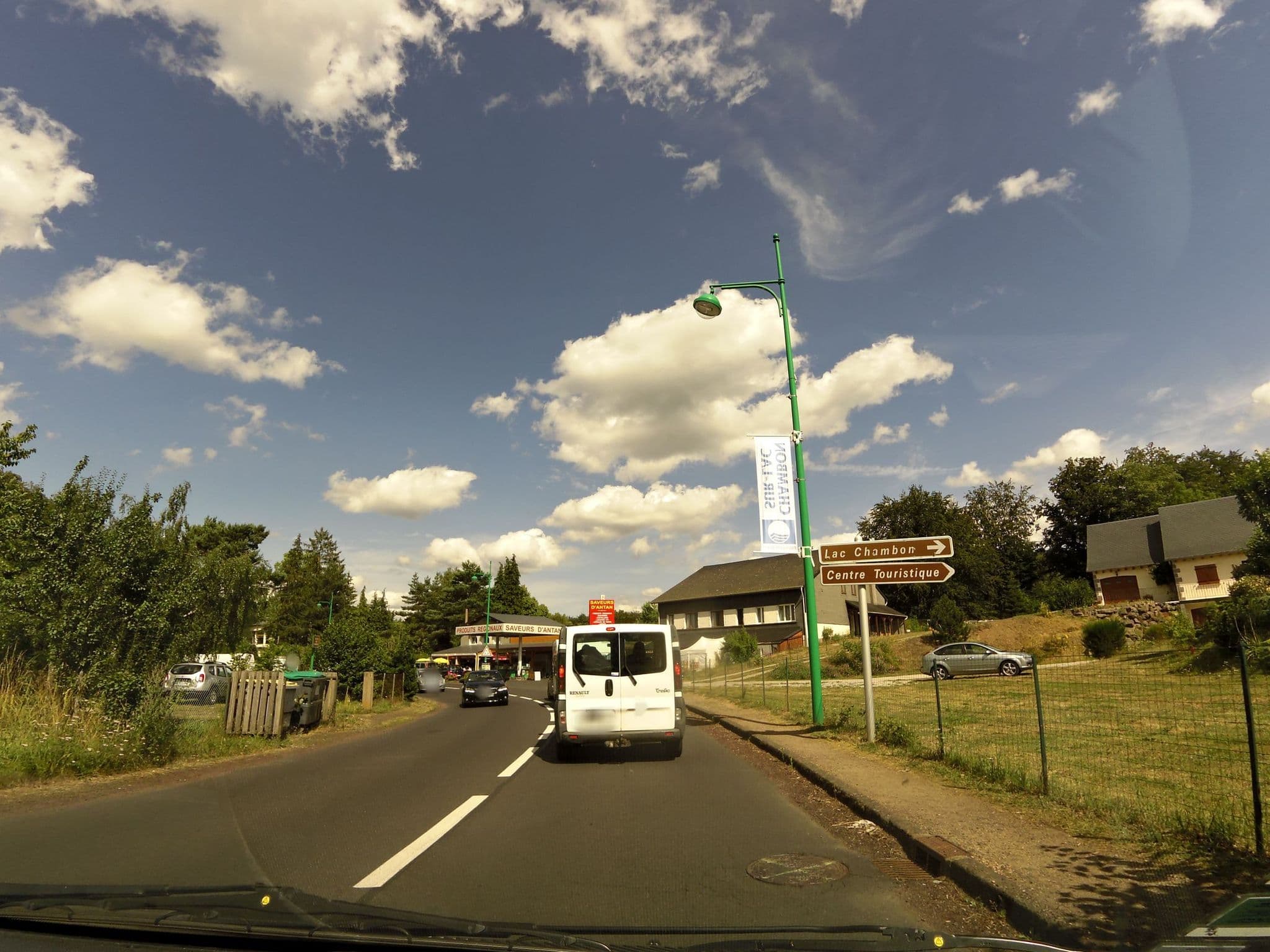 Street view near Les Ecolodges du Lac, Besse-et-Saint-Anastaise — © balooval (CC BY-SA · Mapillary)