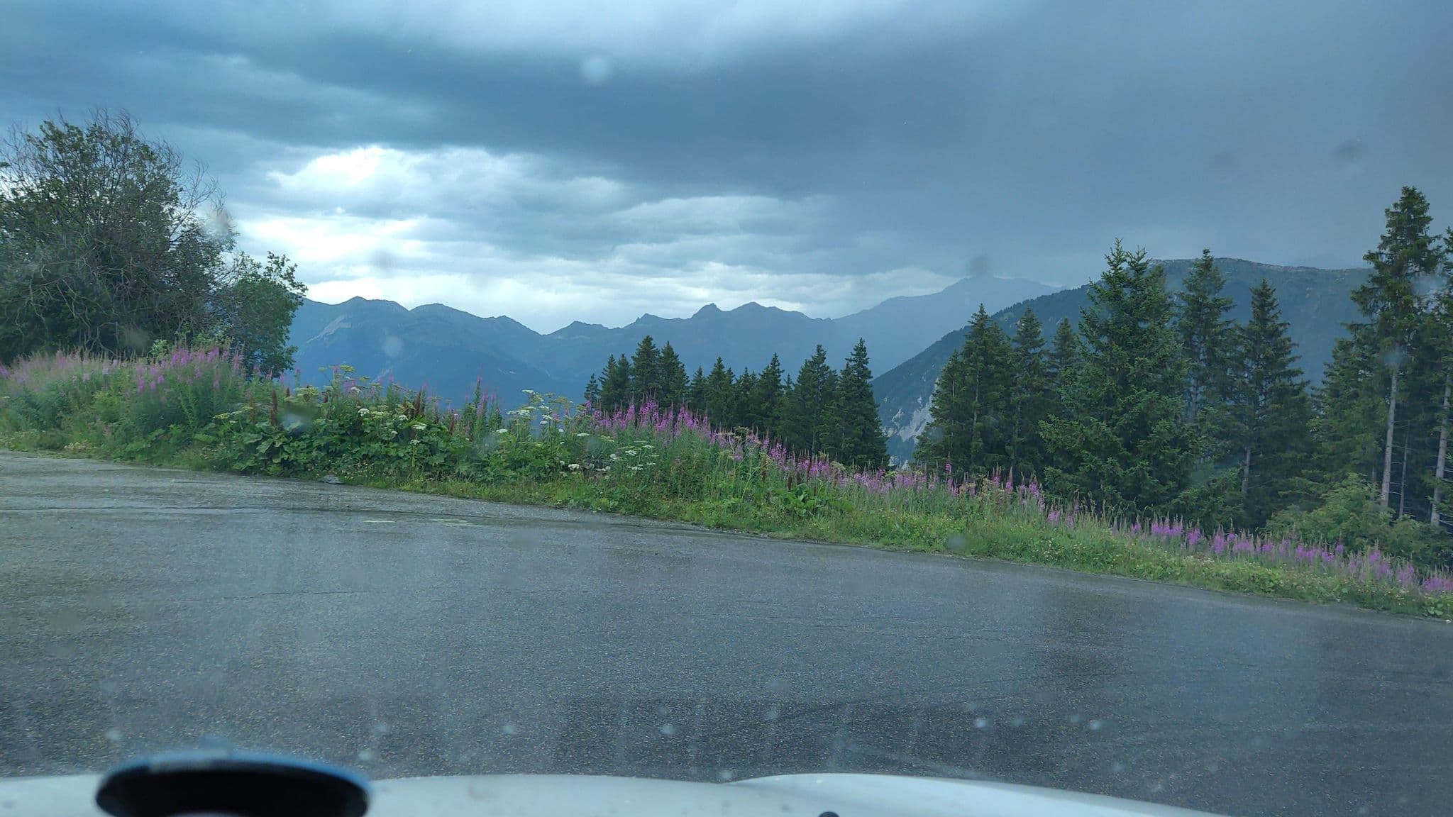Street view near CRYSTAL HOTEL COURCHEVEL, Courchevel — © MatthieuF4FNE (CC BY-SA · Mapillary)
