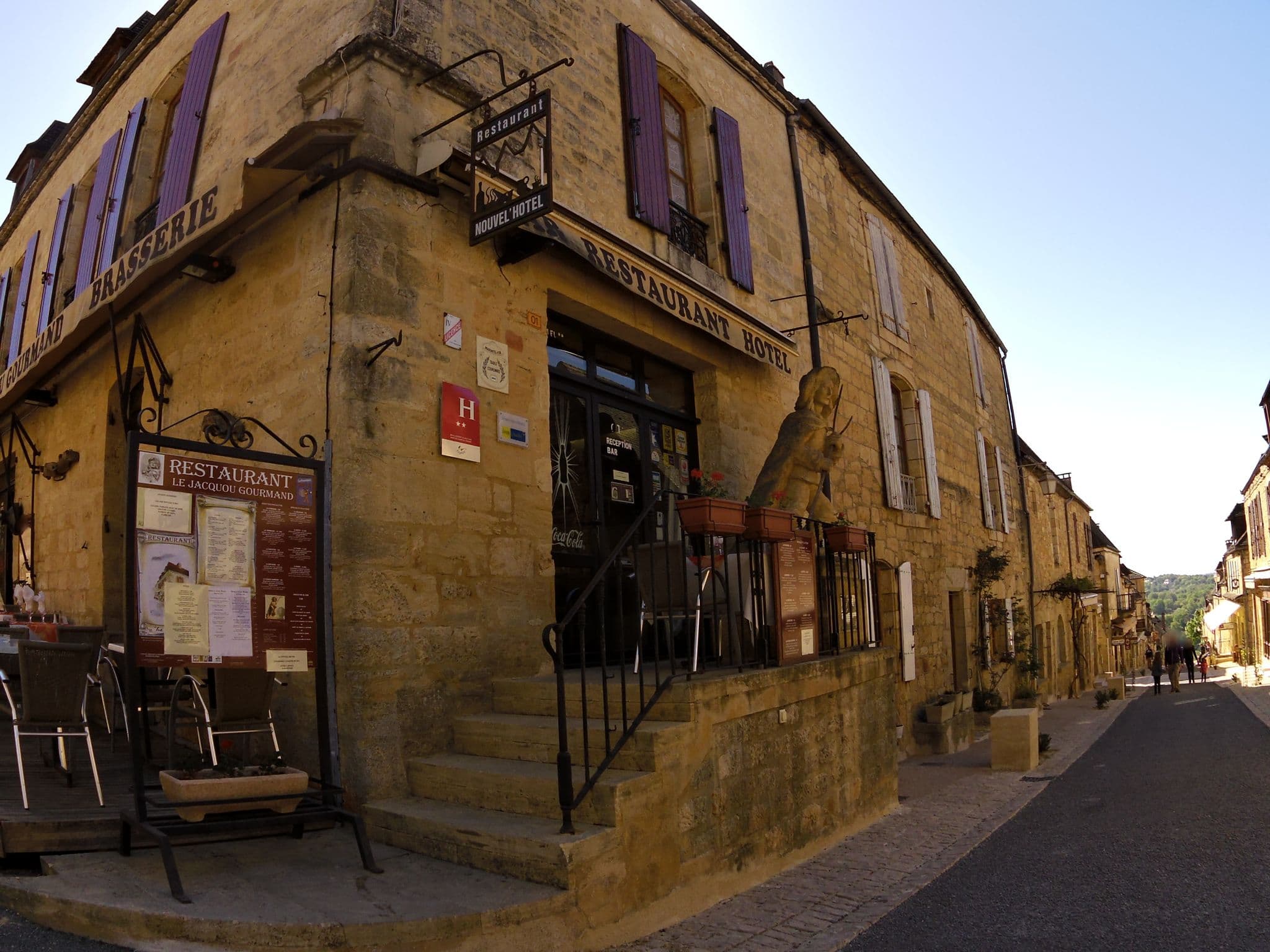 Street view near Le Nouvel Hotel, Domme — © zors1843 (CC BY-SA · Mapillary)
