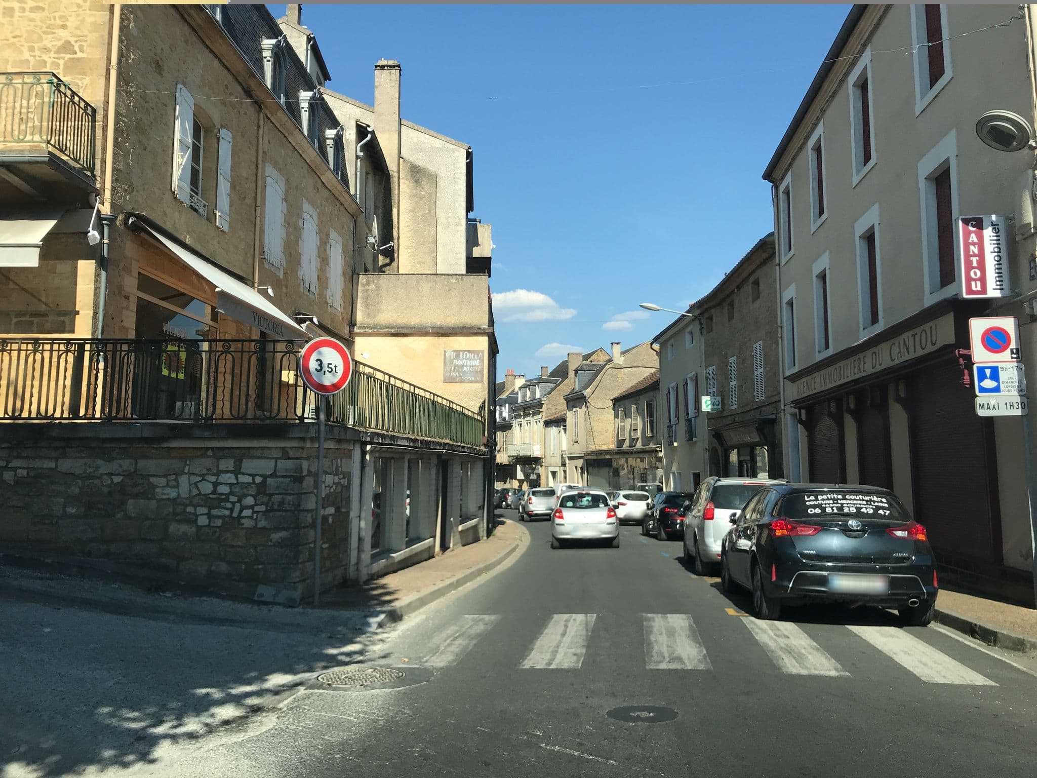 Street view near Auberge les Clarisses, Gourdon — © unmap (CC BY-SA · Mapillary)