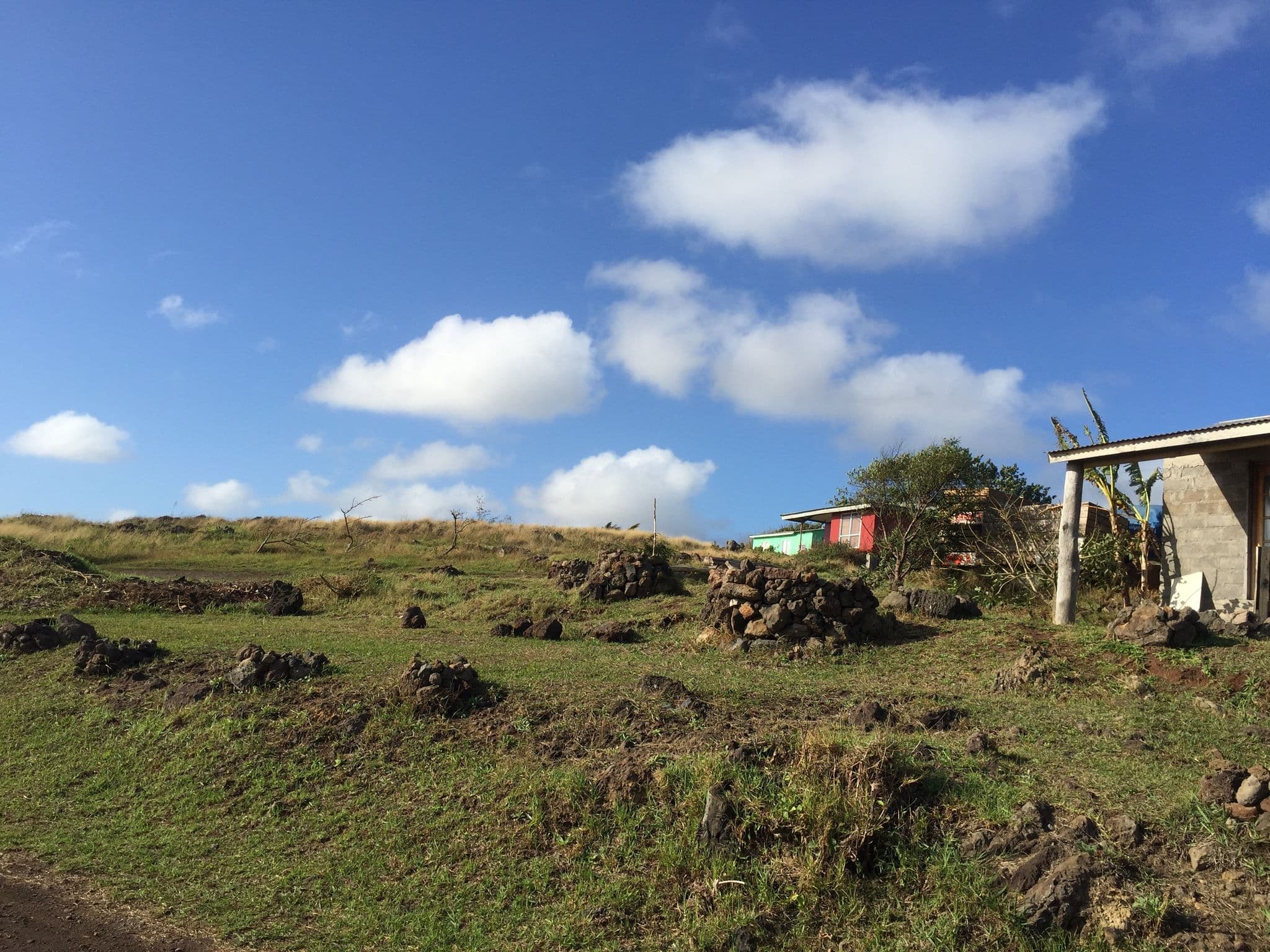 Street view near Cabañas Puna Poho, Hanga Roa — © lyonwj (CC BY-SA · Mapillary)