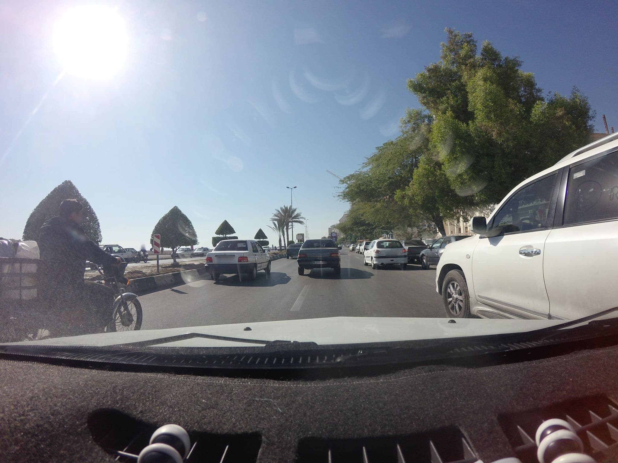 Street view near Maryam Motel | هتل آپارتمان مریم, Bandar Abbas — © edi21881 (CC BY-SA · Mapillary)