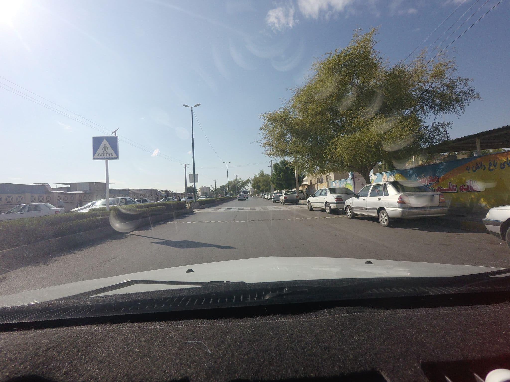Street view near Amin Hotel | هتل امین, Bandar Abbas — © edi21881 (CC BY-SA · Mapillary)