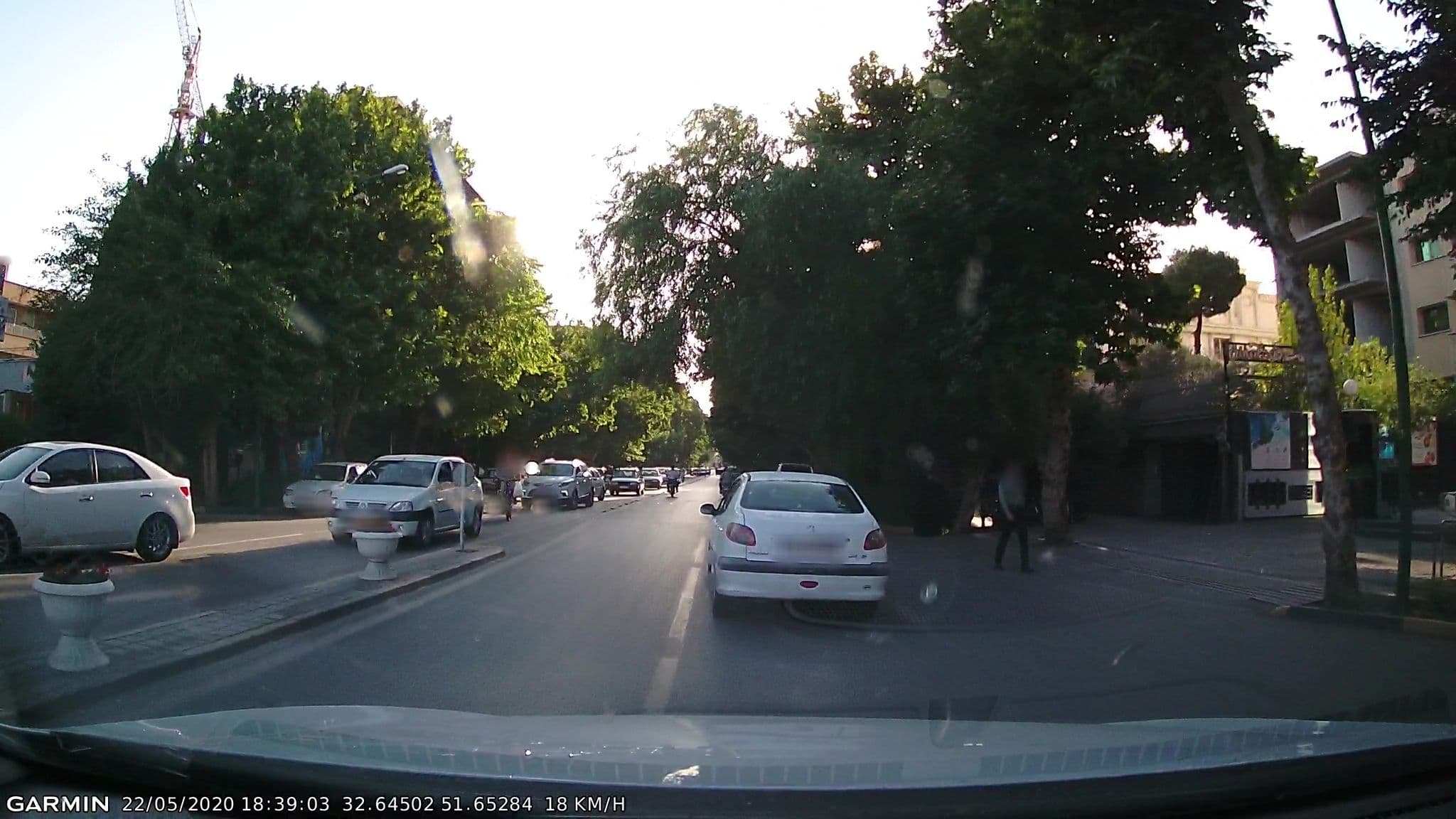 Street view near Aseman Restaurant | رستوران هتل آسمان, Isfahan — © bigbang001 (CC BY-SA · Mapillary)