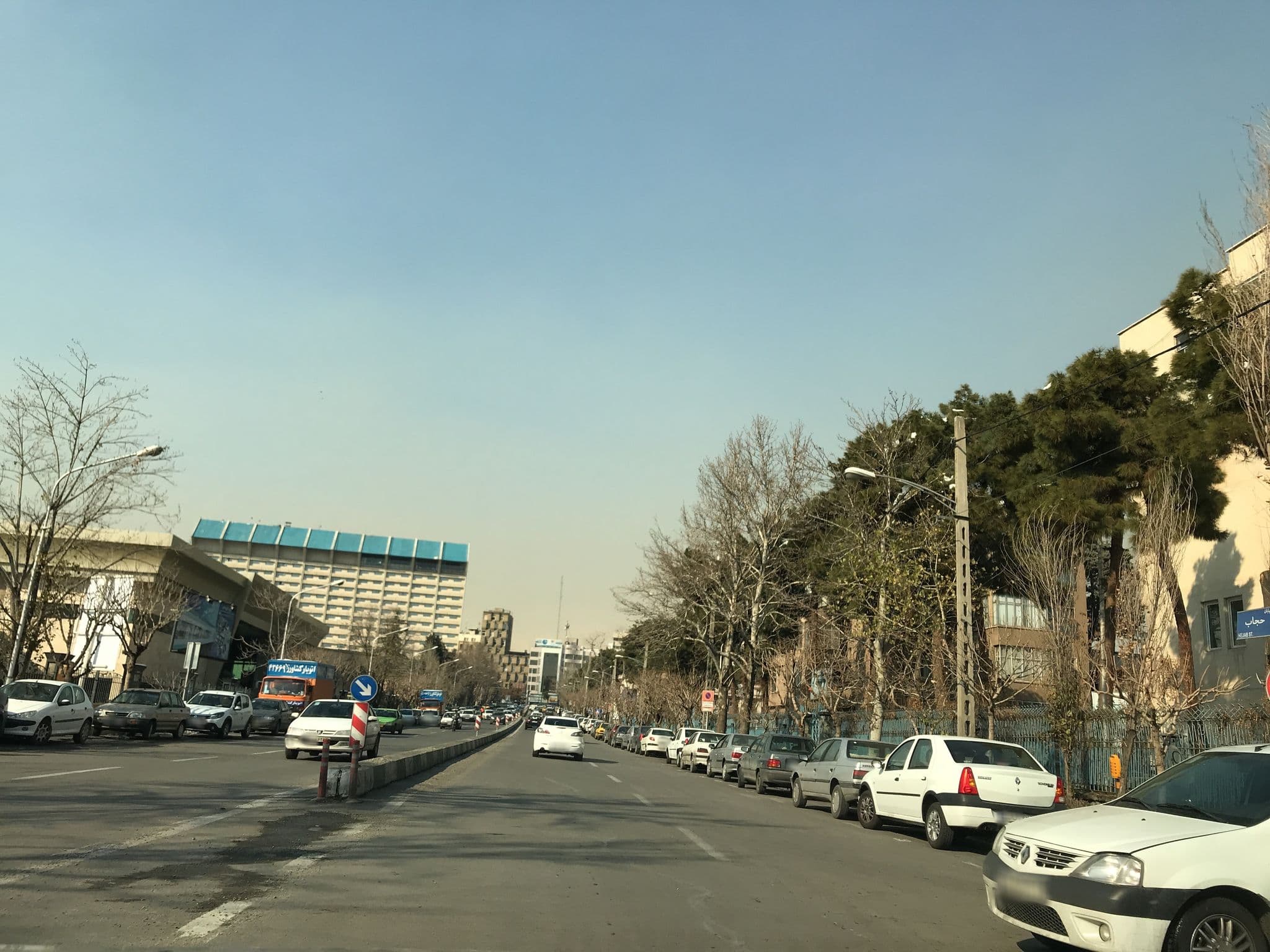 Street view near Varzesh Hotel هتل ورزش, Tehran — © bigbang001 (CC BY-SA · Mapillary)