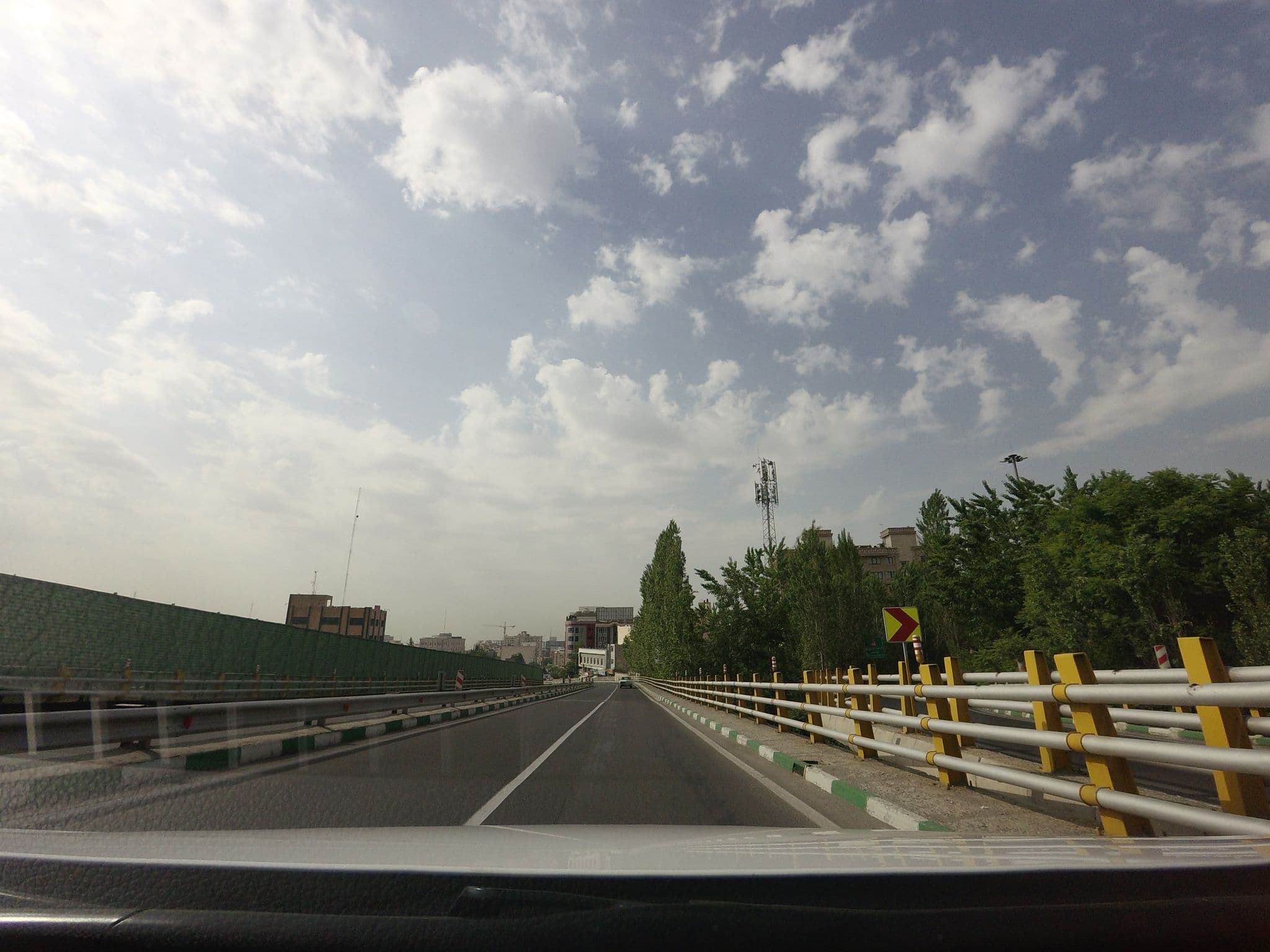 Street view near Esteghlal hotel, Shahrak-e Qods — © bigbang001 (CC BY-SA · Mapillary)