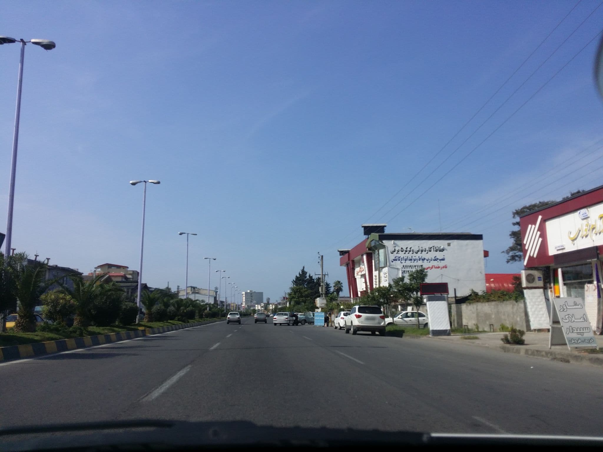 Street view near Caspian Hotel | هتل کاسپین, Nowshahr — © pilsa (CC BY-SA · Mapillary)